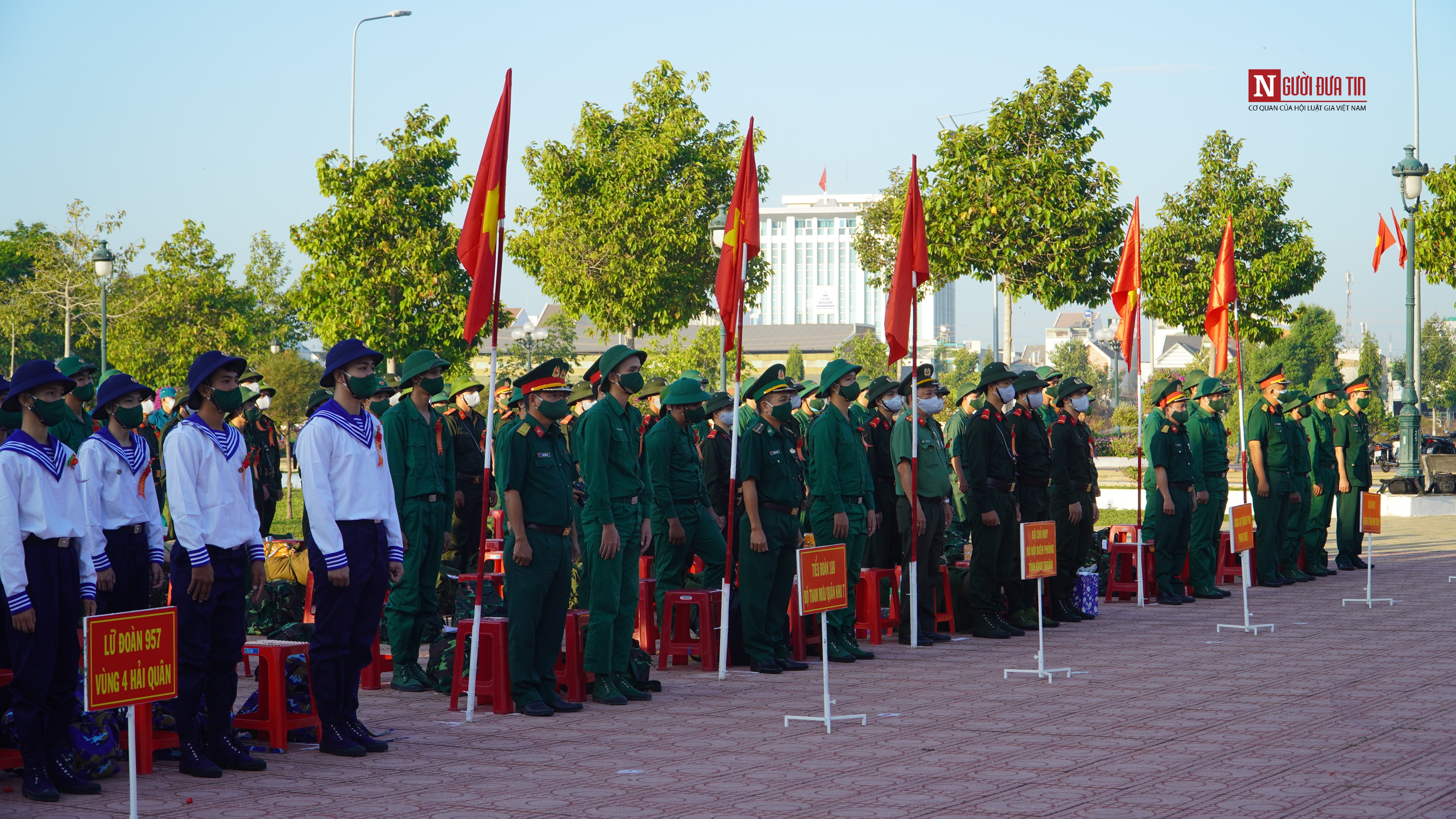 Sự kiện - Bình Thuận: 1.631 thanh niên phấn khởi lên đường nhập ngũ (Hình 9).