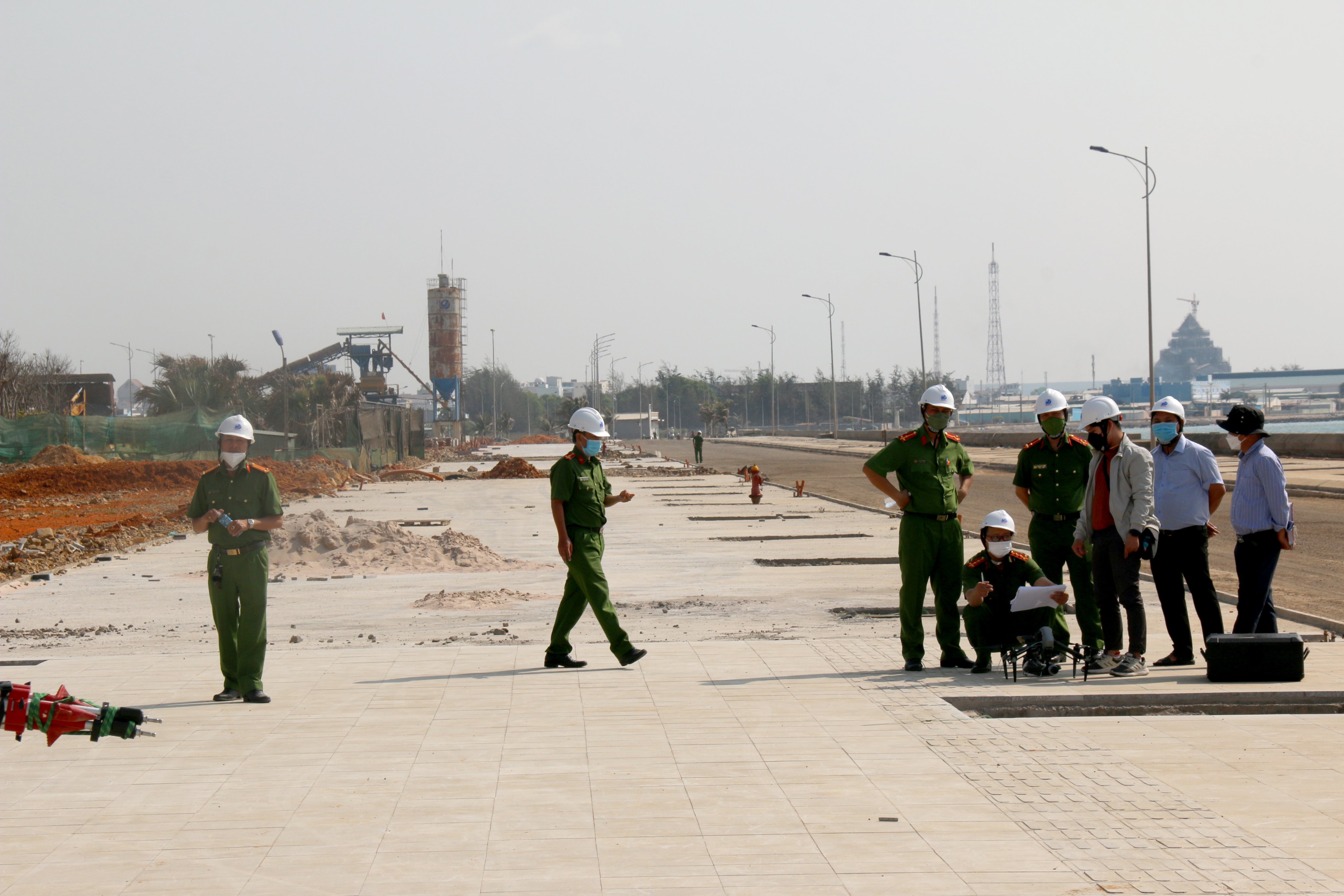 An ninh - Hình sự - Bình Thuận đề nghị làm rõ 350m đoạn kè bờ biển nghi vấn sai vị trí  (Hình 2).