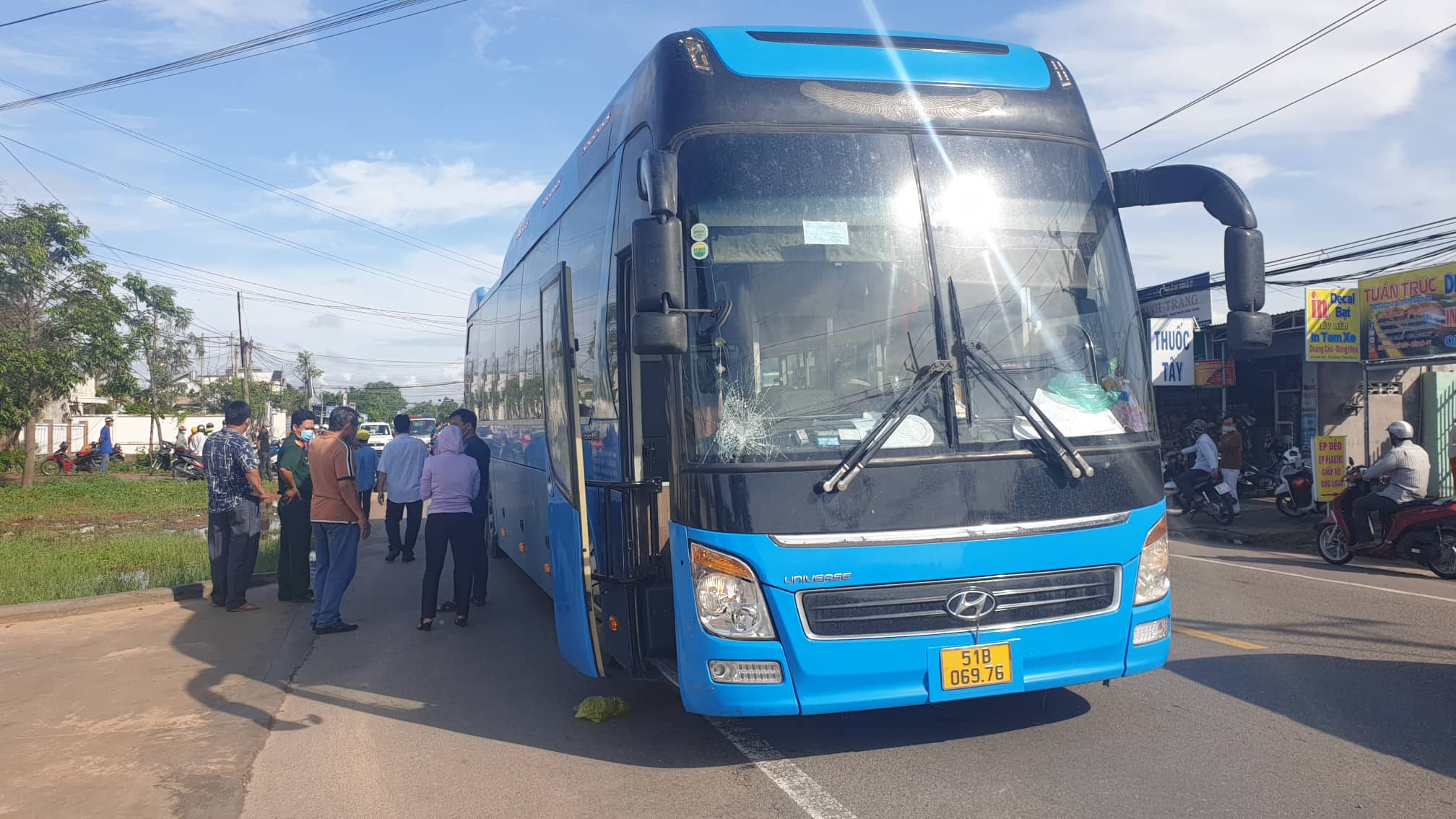 D&acirc;n sinh - B&igrave;nh Thuận: Xe &ocirc; t&ocirc; kh&aacute;ch 51 chỗ va chạm với xe đạp khiến 1 người tử vong tại chỗ 