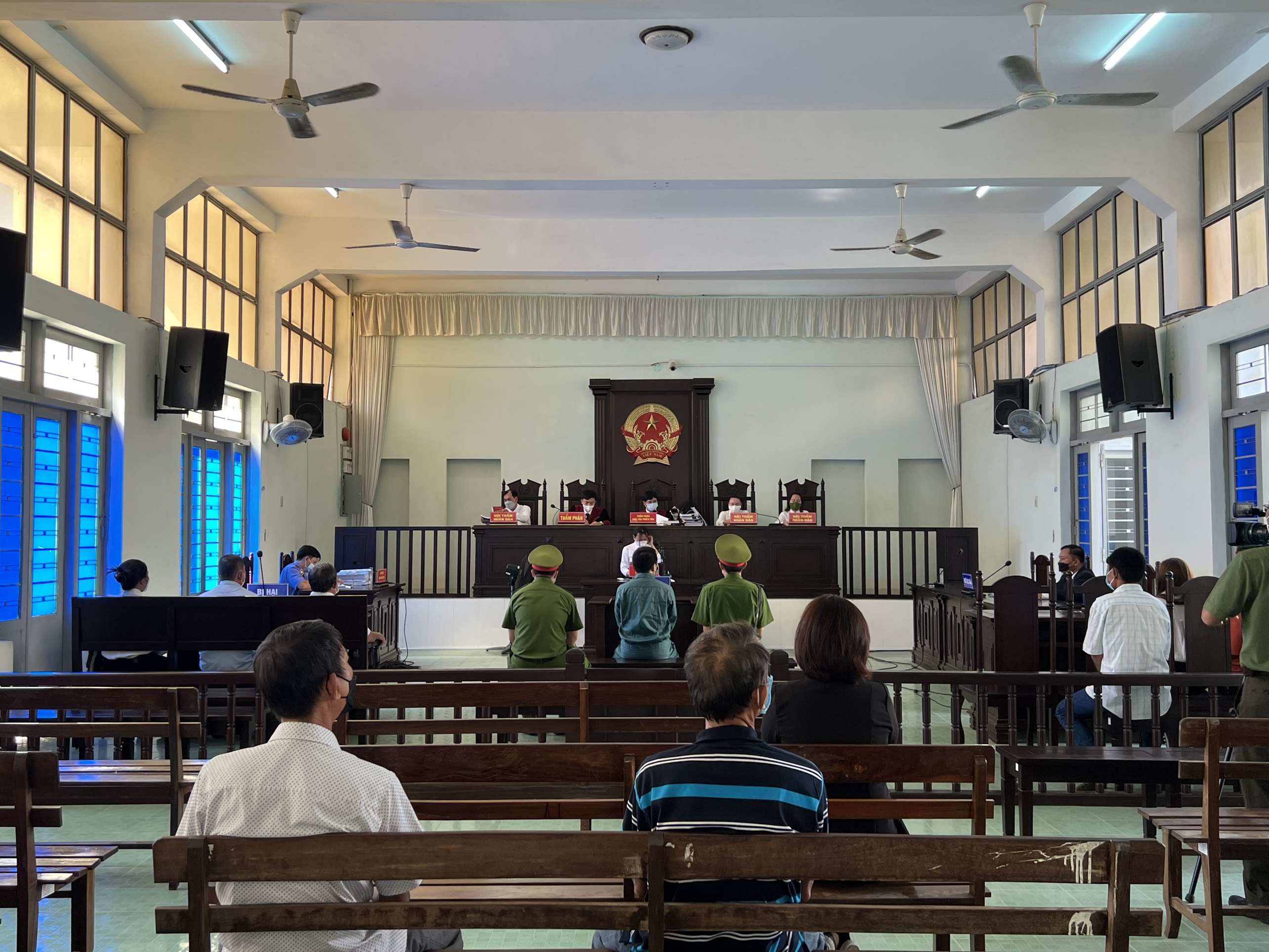 Hồ sơ điều tra - Vẽ dự án “ảo” để chiếm đoạt tài sản, Giám đốc công ty Bất động sản hầu tòa (Hình 2).
