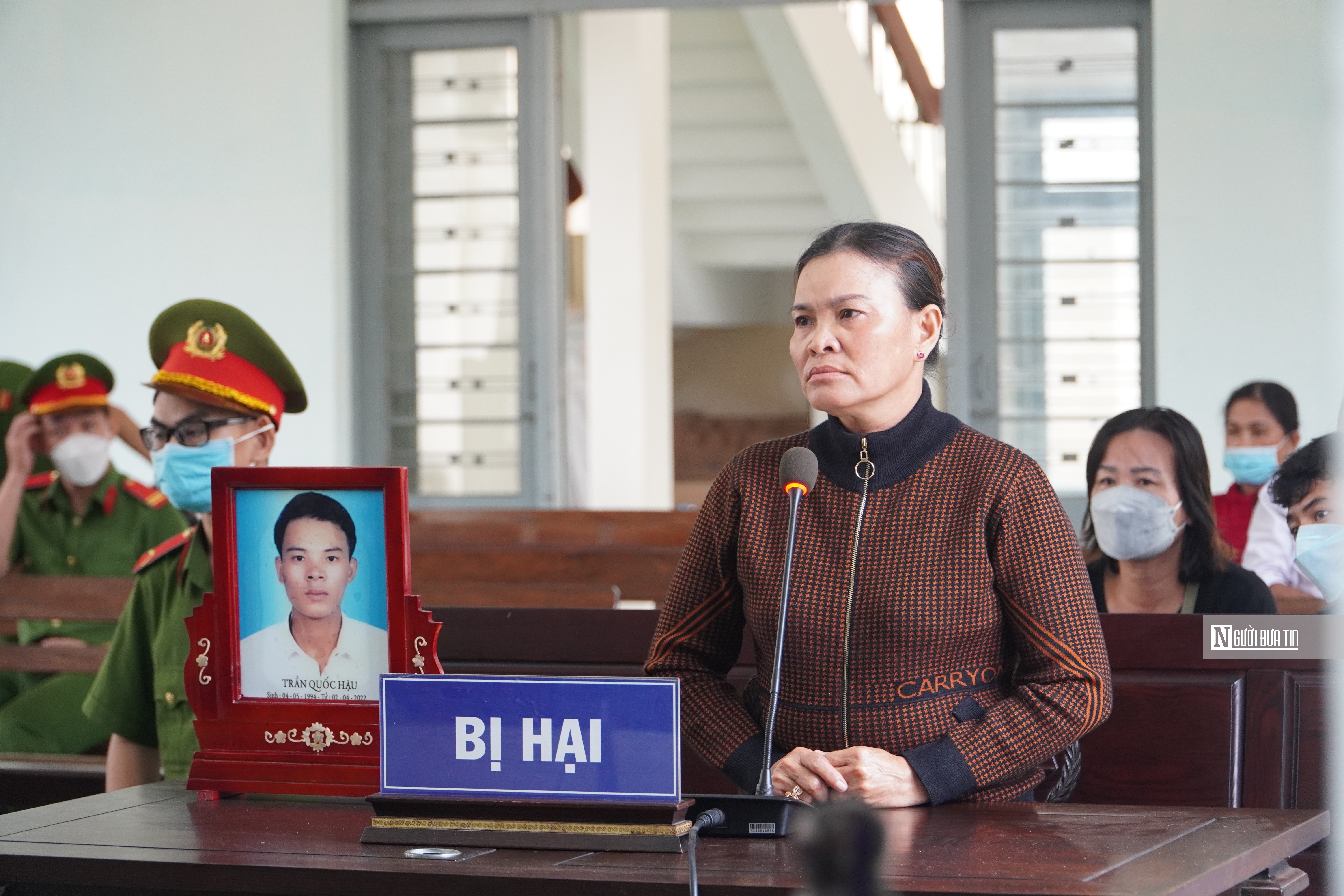 Dòng chảy pháp luật - 'Con trai tôi hiền lắm, chỉ nói có một câu mà nỡ lòng nào sát hại nó' (Hình 2).