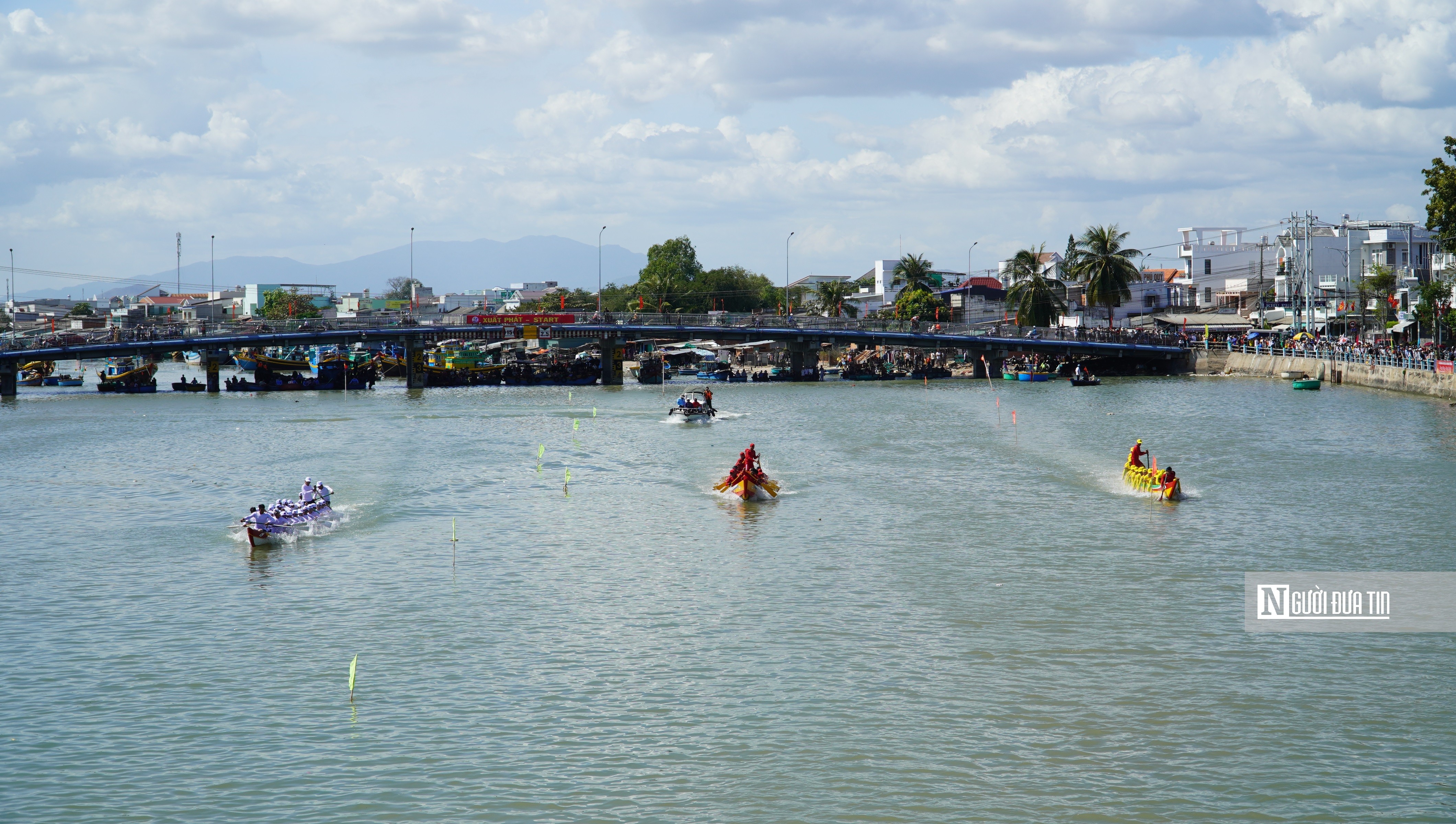 Văn hoá - Bình Thuận: Tưng bừng Lễ hội đua thuyền mừng xuân Quý Mão (Hình 7).