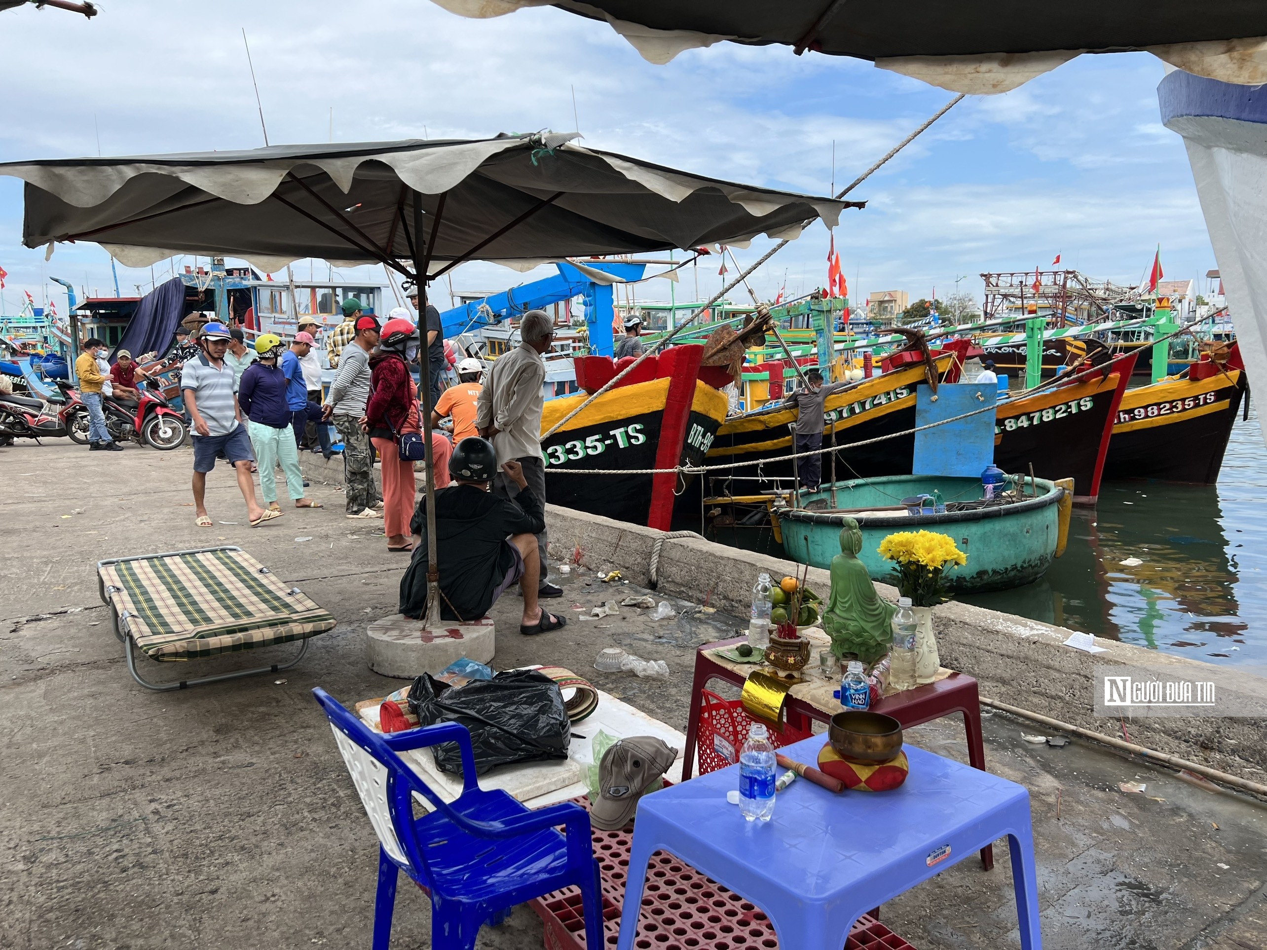 Dân sinh - Tìm kiếm người đàn ông rơi xuống sông mất tích ở Cảng Phan Thiết (Hình 2).