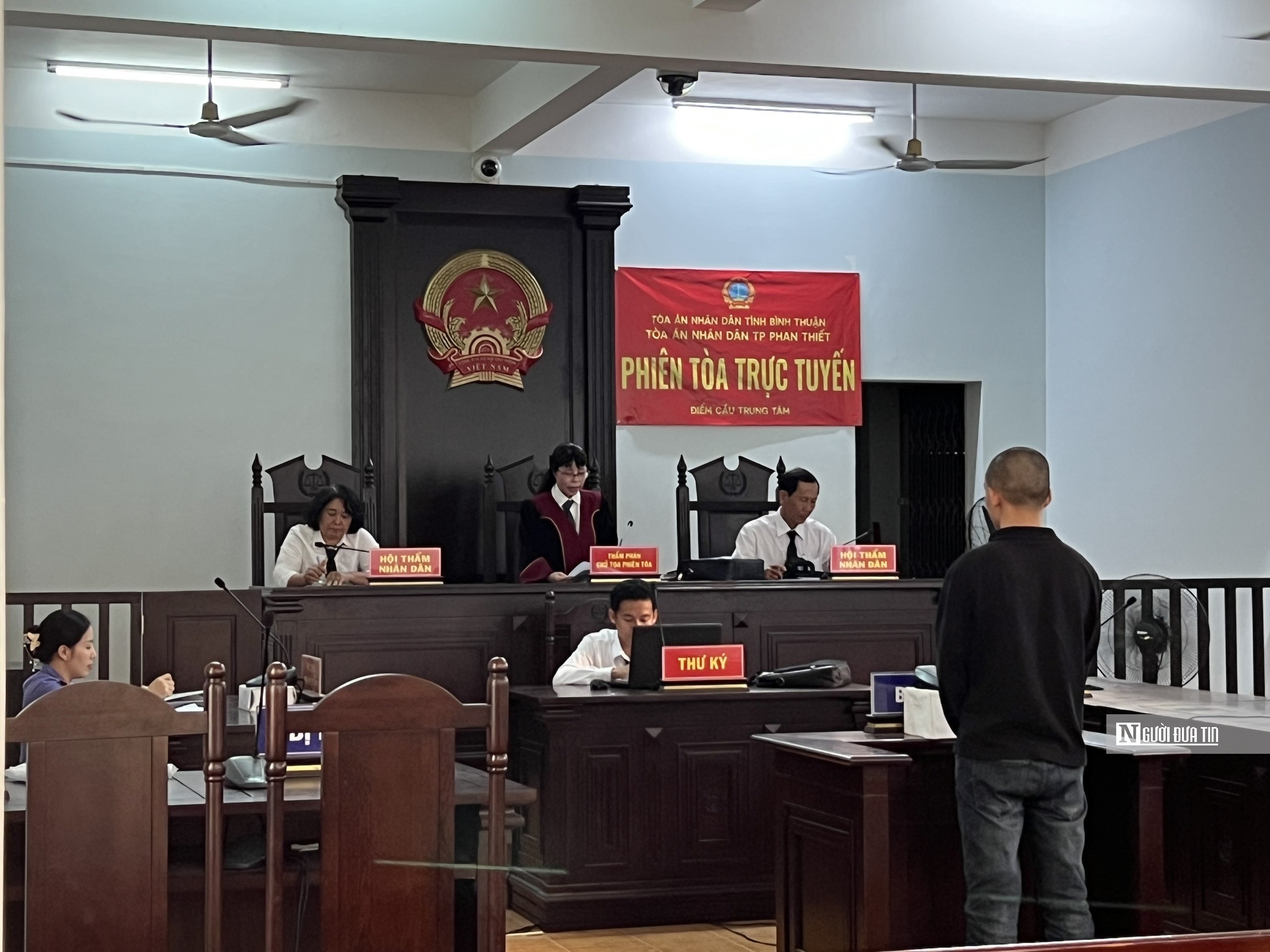 Hồ sơ điều tra - Bình Thuận: Kẻ chuyên cướp giật điện thoại người đi đường lãnh án tù (Hình 2).