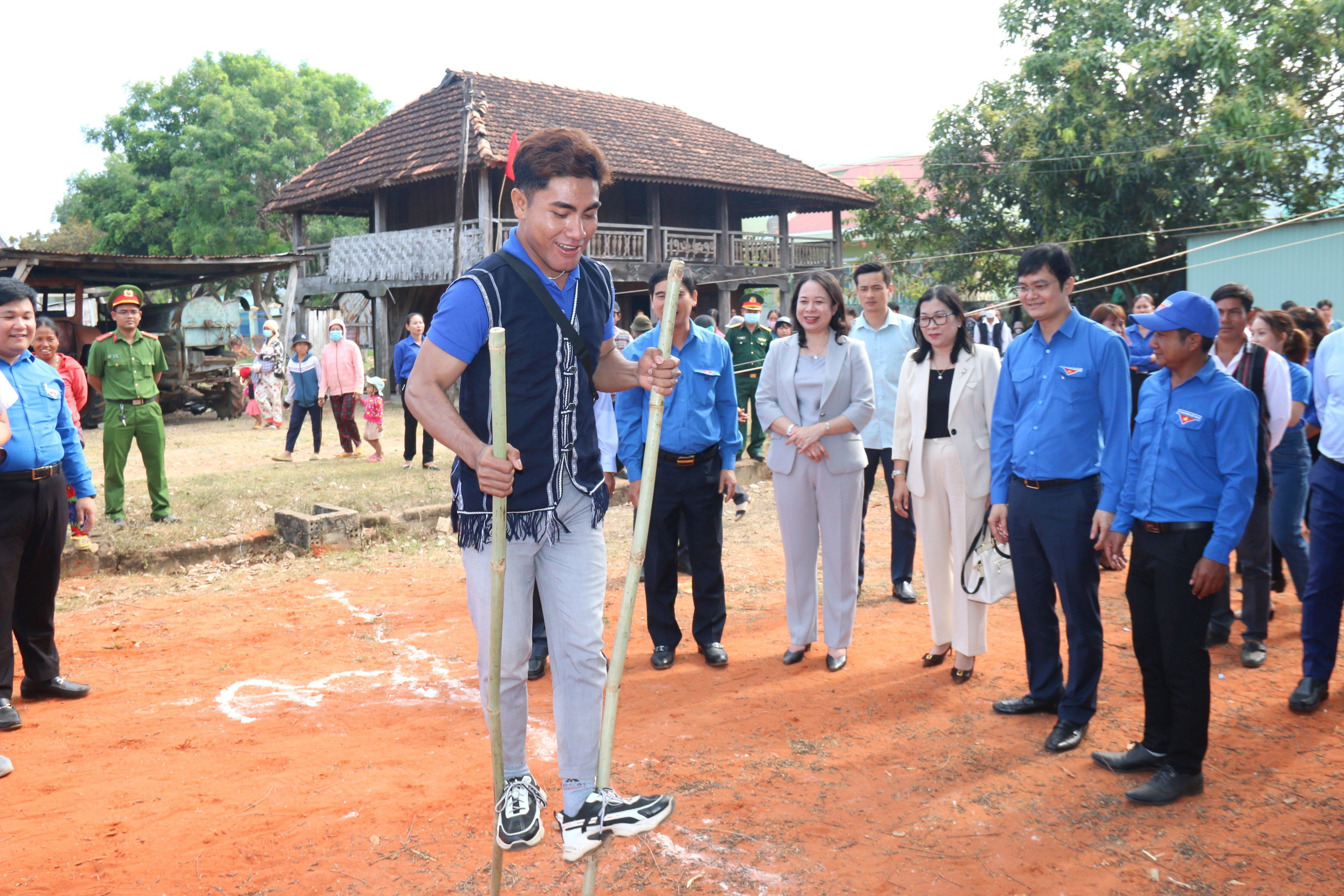 Tiêu điểm - Quyền Chủ tịch nước Võ Thị Ánh Xuân dự nhiều hoạt động ở Bình Thuận (Hình 2).