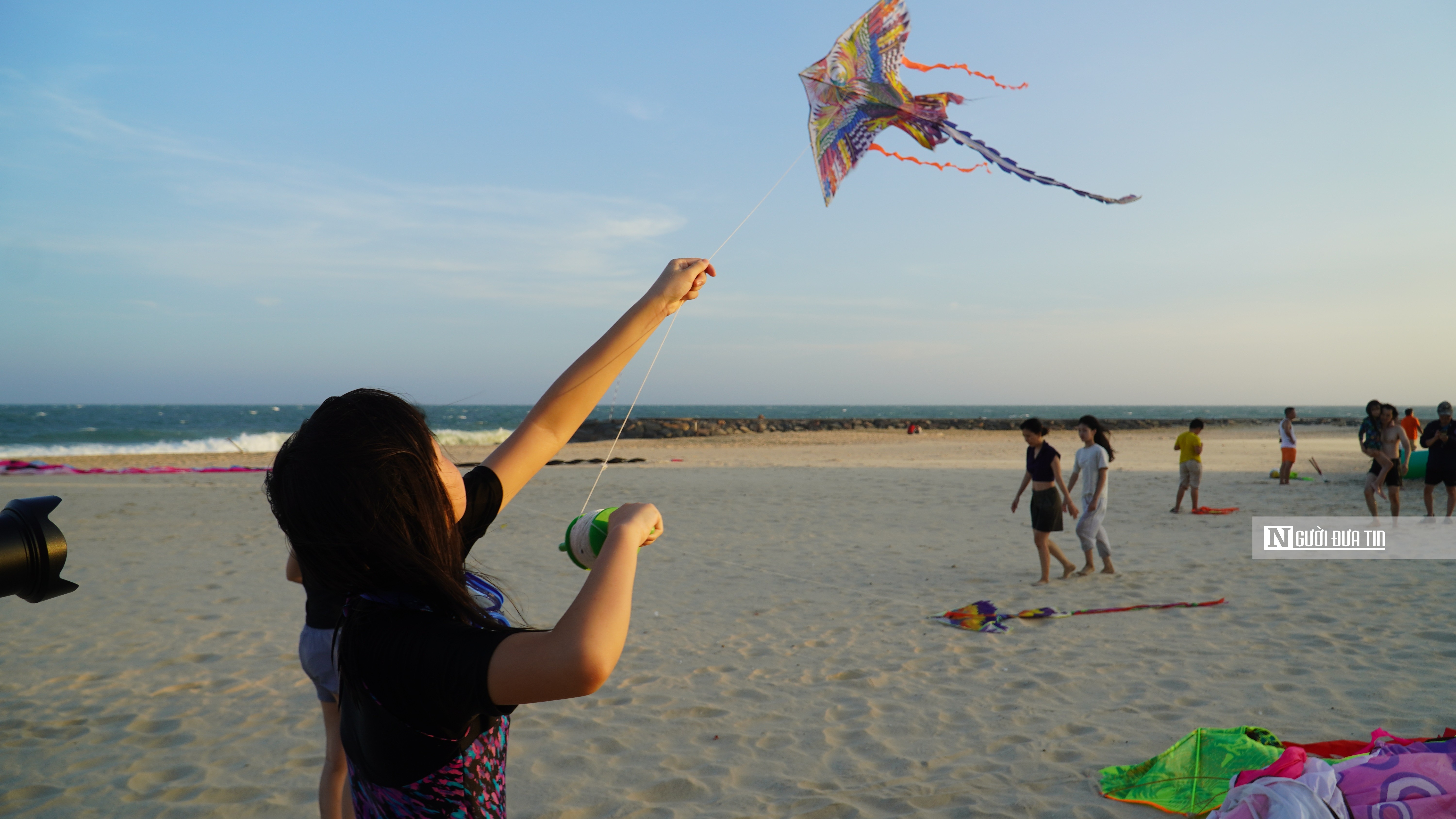 Dân sinh - Bình Thuận: Rực rỡ lễ hội thả diều trên bãi biển tại Tp.Phan Thiết (Hình 9).