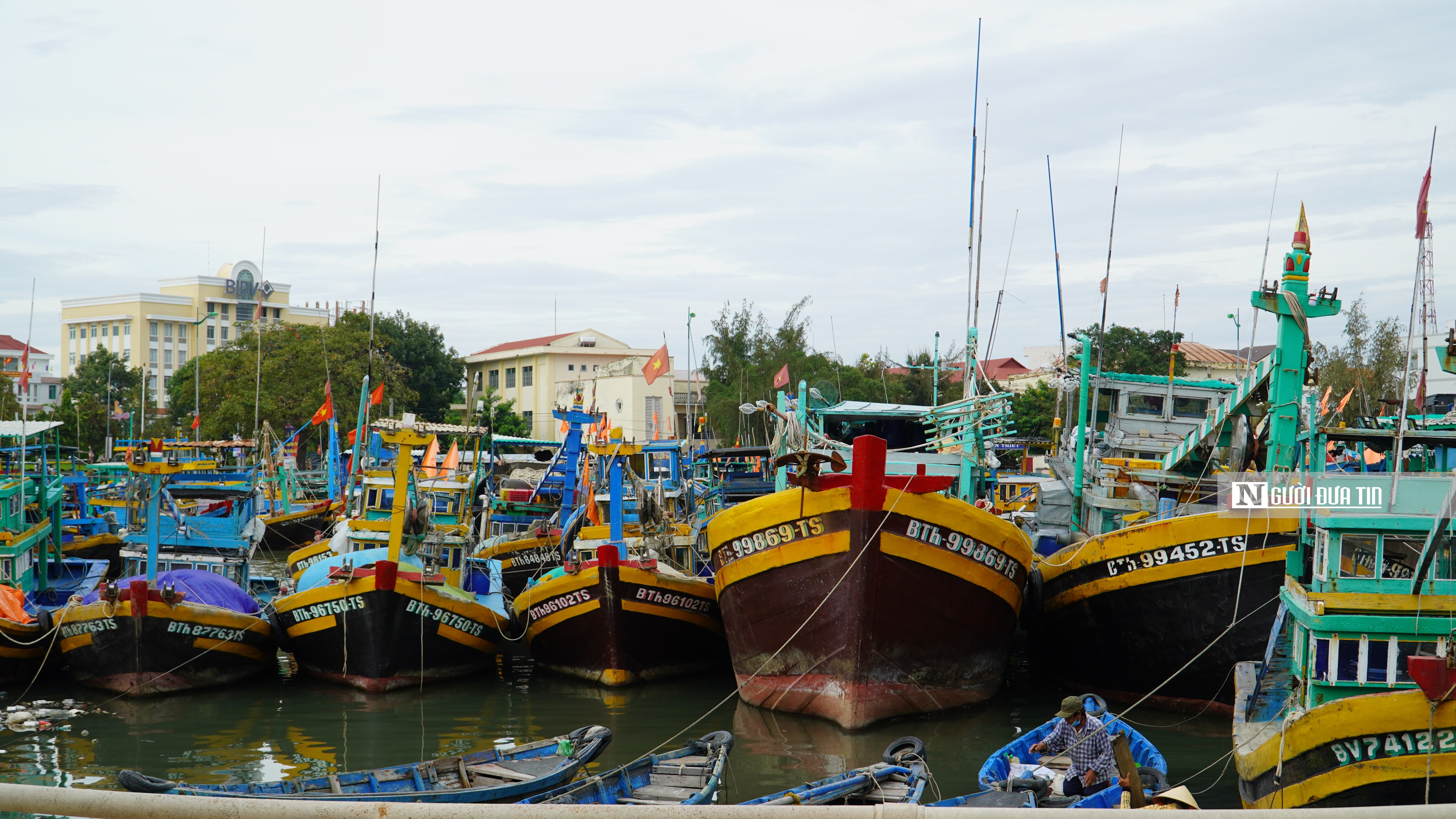 Dân sinh - Bình Thuận: Xử phạt tàu cá tàng trữ công cụ kích điện để khai thác hải sản
