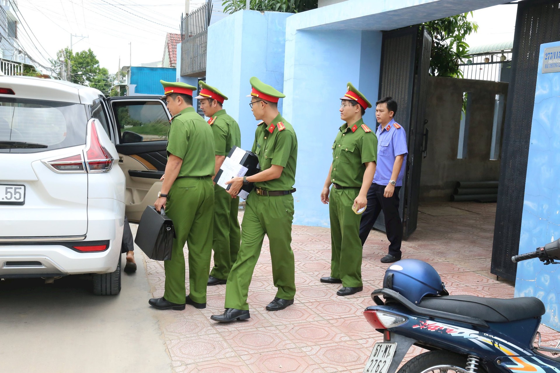 Hồ sơ điều tra - Vụ bắt nguyên Chủ tịch và nguyên kế toán trưởng: Bắt thêm 1 giám đốc