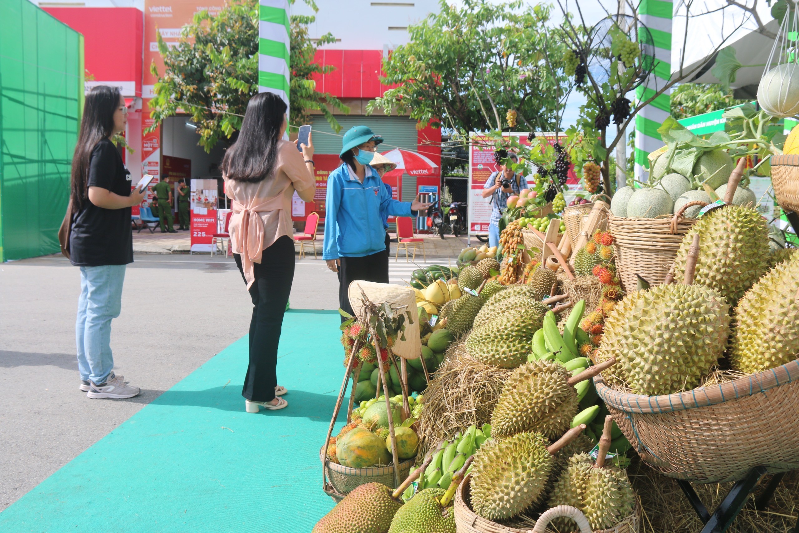 Văn hoá - Ninh Thuận: Đa sắc màu Lễ hội trái cây huyện Ninh Sơn  (Hình 2).