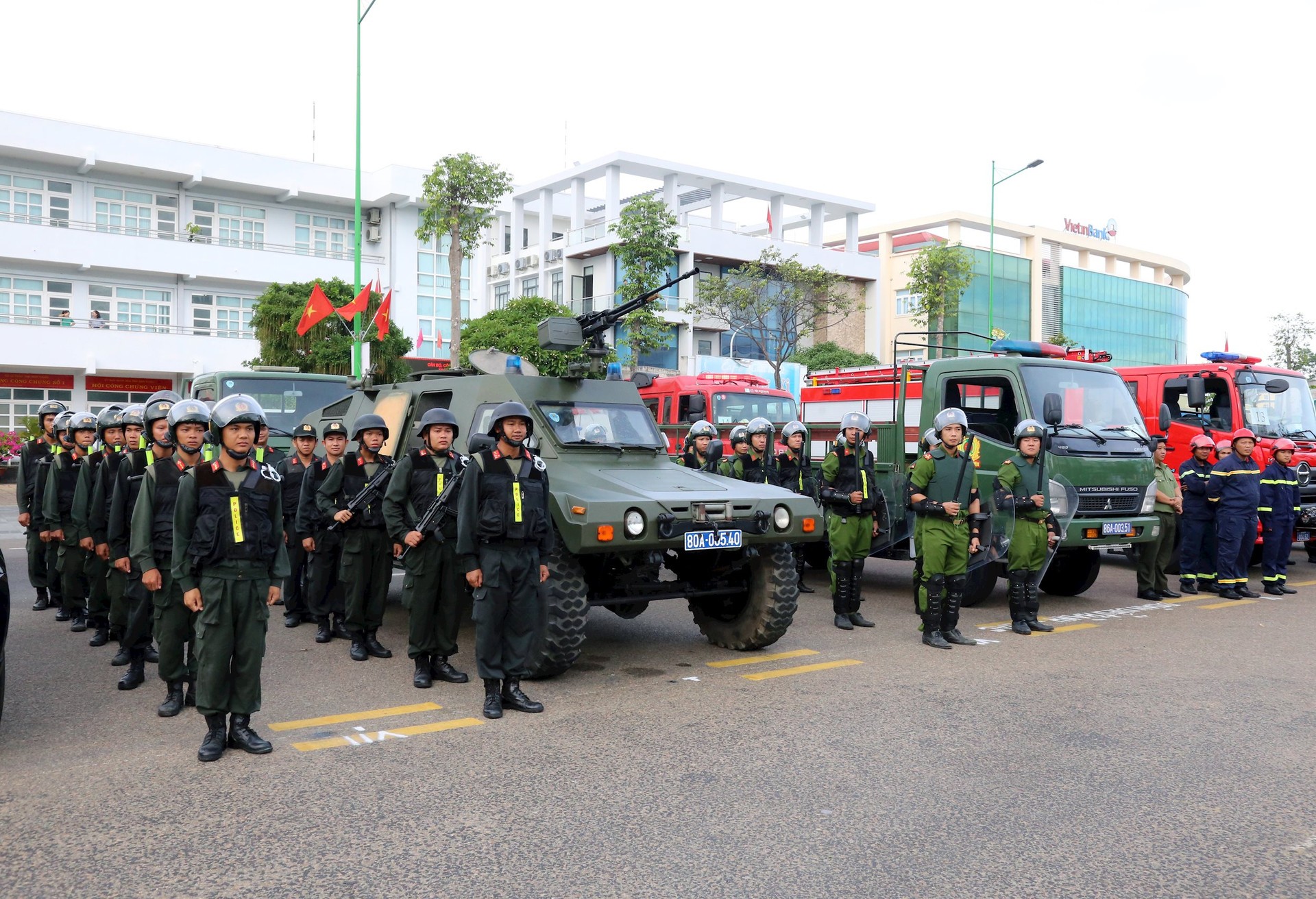 An ninh - Hình sự - Công an Bình Thuận ra quân trấn áp tội phạm băng nhóm, bảo kê