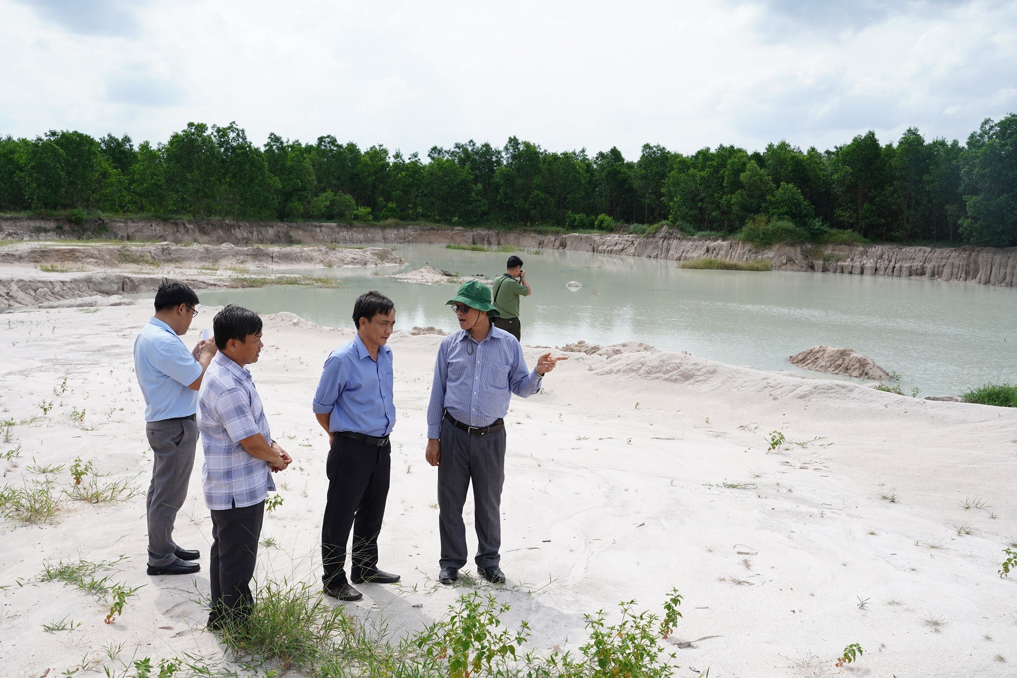 Dân sinh - Bình Thuận: Hàm Tân sớm xử phạt nghiêm các đối tượng khai thác cát trái phép