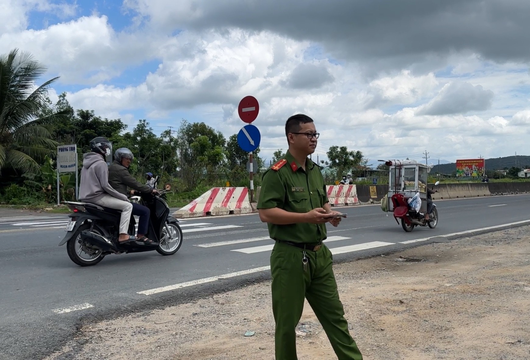 Dân sinh - Bình Thuận: Nam thanh niên đi xe máy chặn đầu ôtô, đâm 1 người tử vong