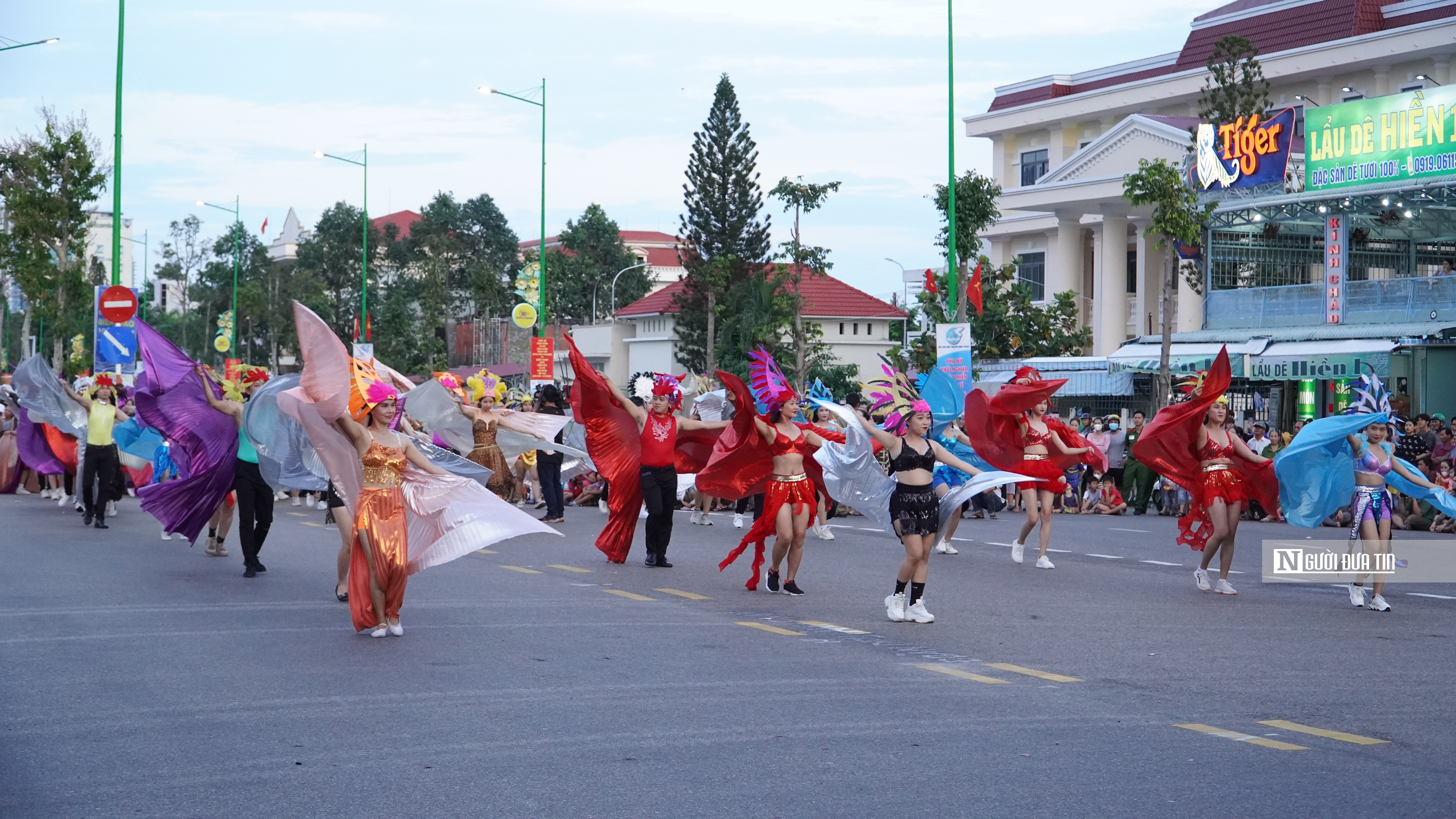 Dân sinh - Sôi động Lễ hội đường phố với chủ đề sắc màu Bình Thuận  (Hình 13).