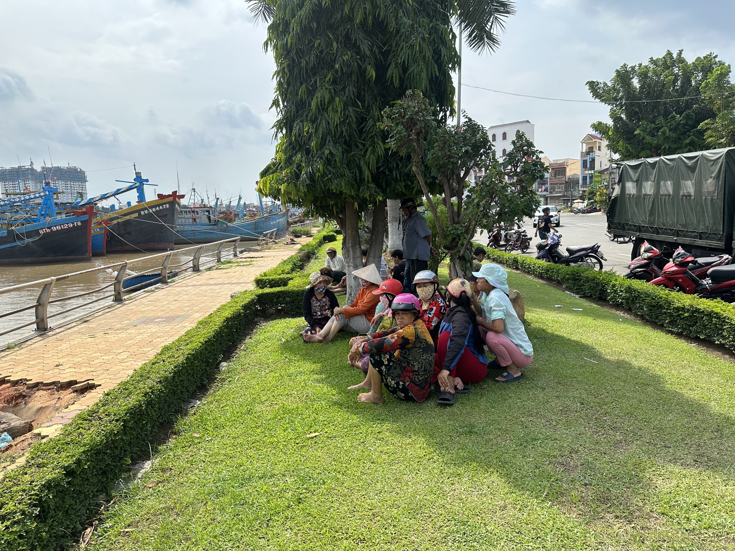 Dân sinh - Bình Thuận: Tìm kiếm ngư dân mất tích dưới sông Cà Ty chưa rõ nguyên nhân