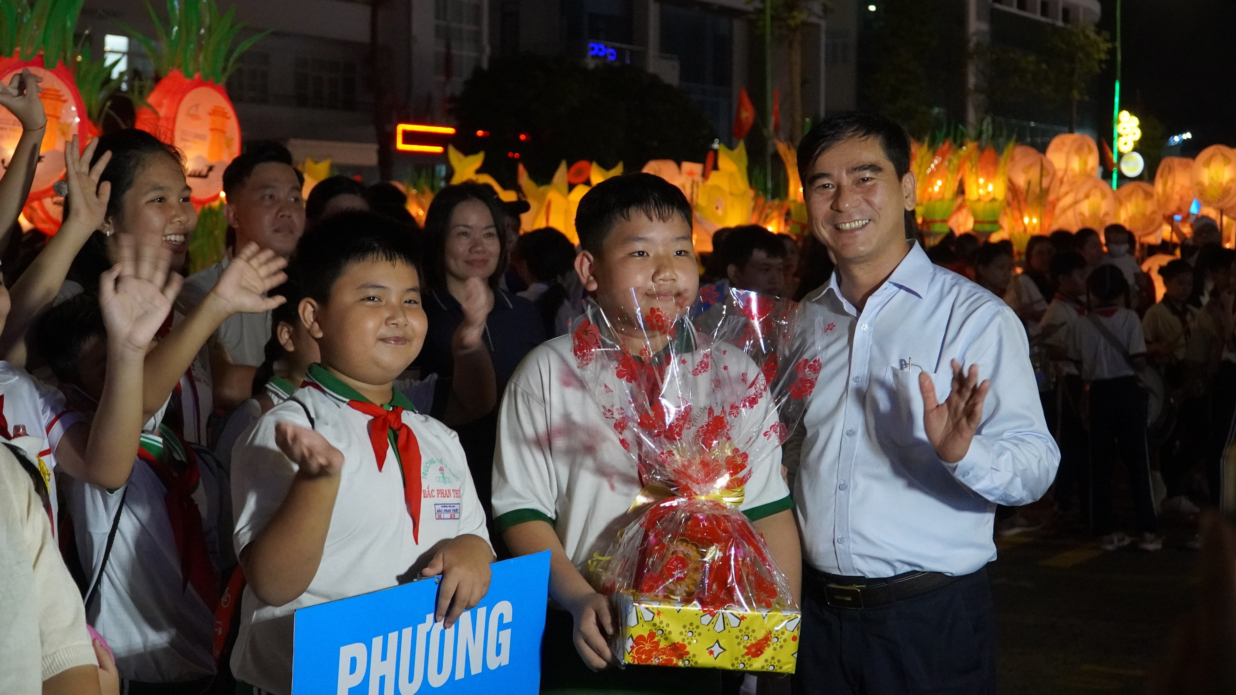 Dân sinh - Đa sắc màu Lễ hội rước đèn trung thu tại Tp.Phan Thiết, tỉnh Bình Thuận (Hình 9).