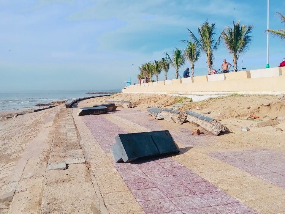 Dân sinh - Bình Thuận: Khắc phục ngay tuyến kè sạt lở ven biển để không ảnh hưởng đến du lịch