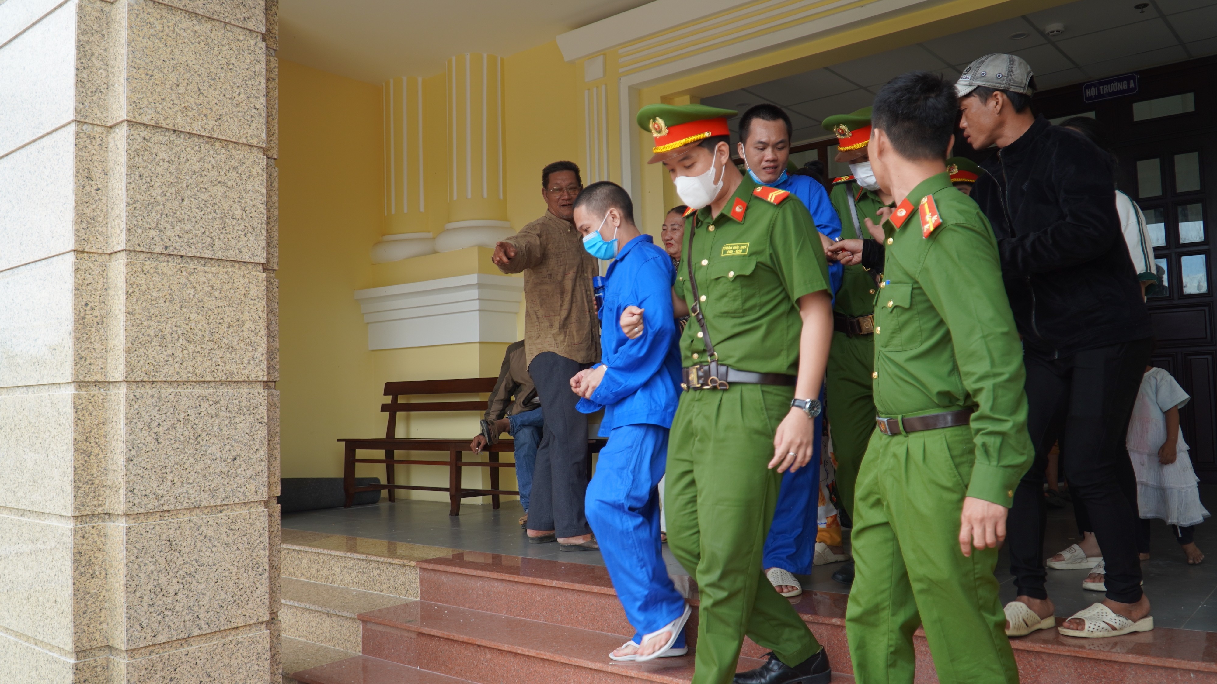 Hồ sơ điều tra - Bình Thuận: Lĩnh án vì ghen tuông gọi bạn đi sát hại tình địch (Hình 4).