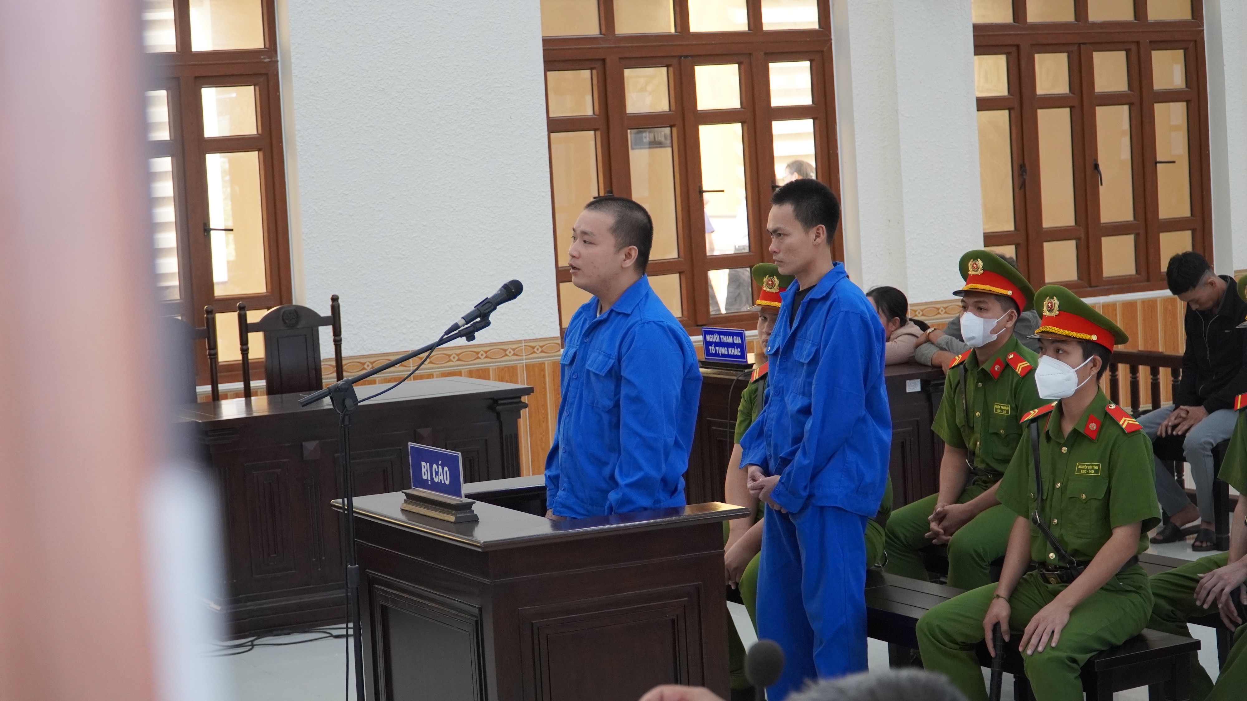 Hồ sơ điều tra - Bình Thuận: Bao nhiêu năm tù cho 2 thanh niên dùng súng bắn nhầm người (Hình 2).