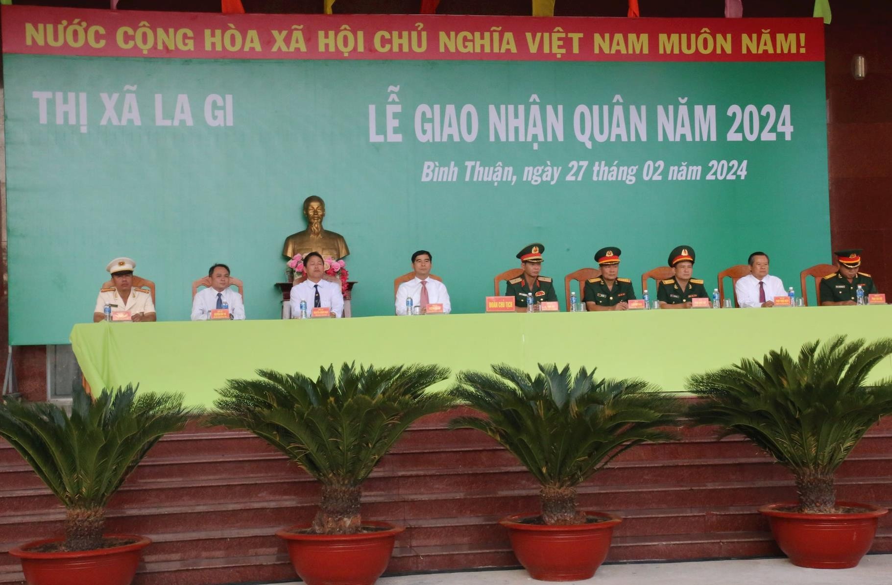 Sự kiện - Hơn 1.700 thanh niên tỉnh Bình Thuận hăng hái lên đường nhập ngũ