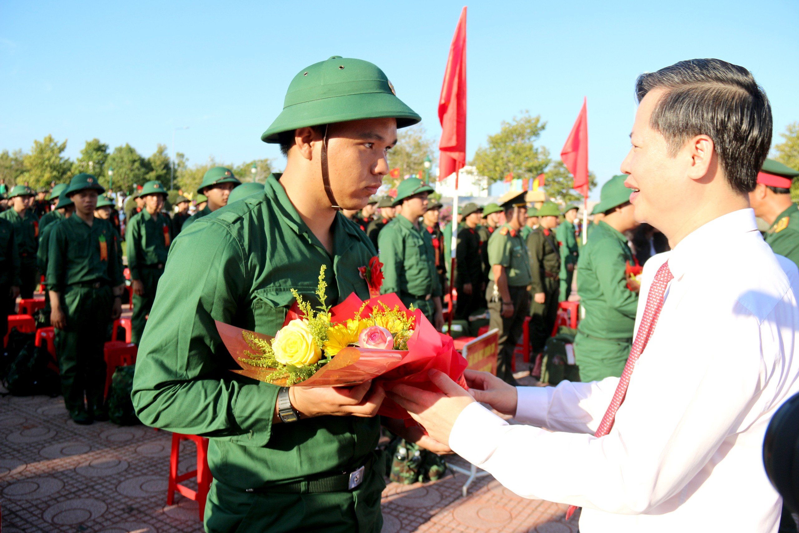 Sự kiện - Hơn 1.700 thanh niên tỉnh Bình Thuận hăng hái lên đường nhập ngũ (Hình 5).
