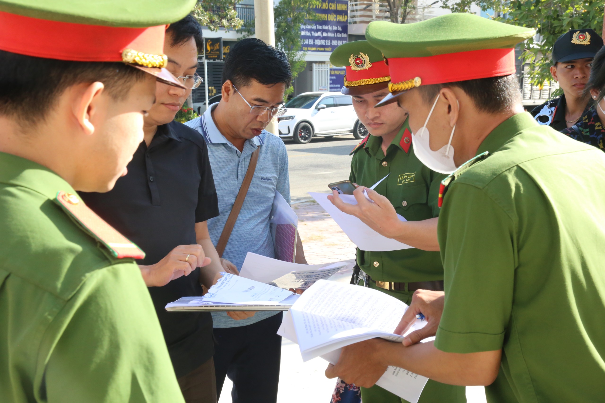 Hồ sơ điều tra - Hoãn phiên toà vụ giám đốc vẽ dự án “ma”, chiếm đoạt hàng trăm tỷ đồng