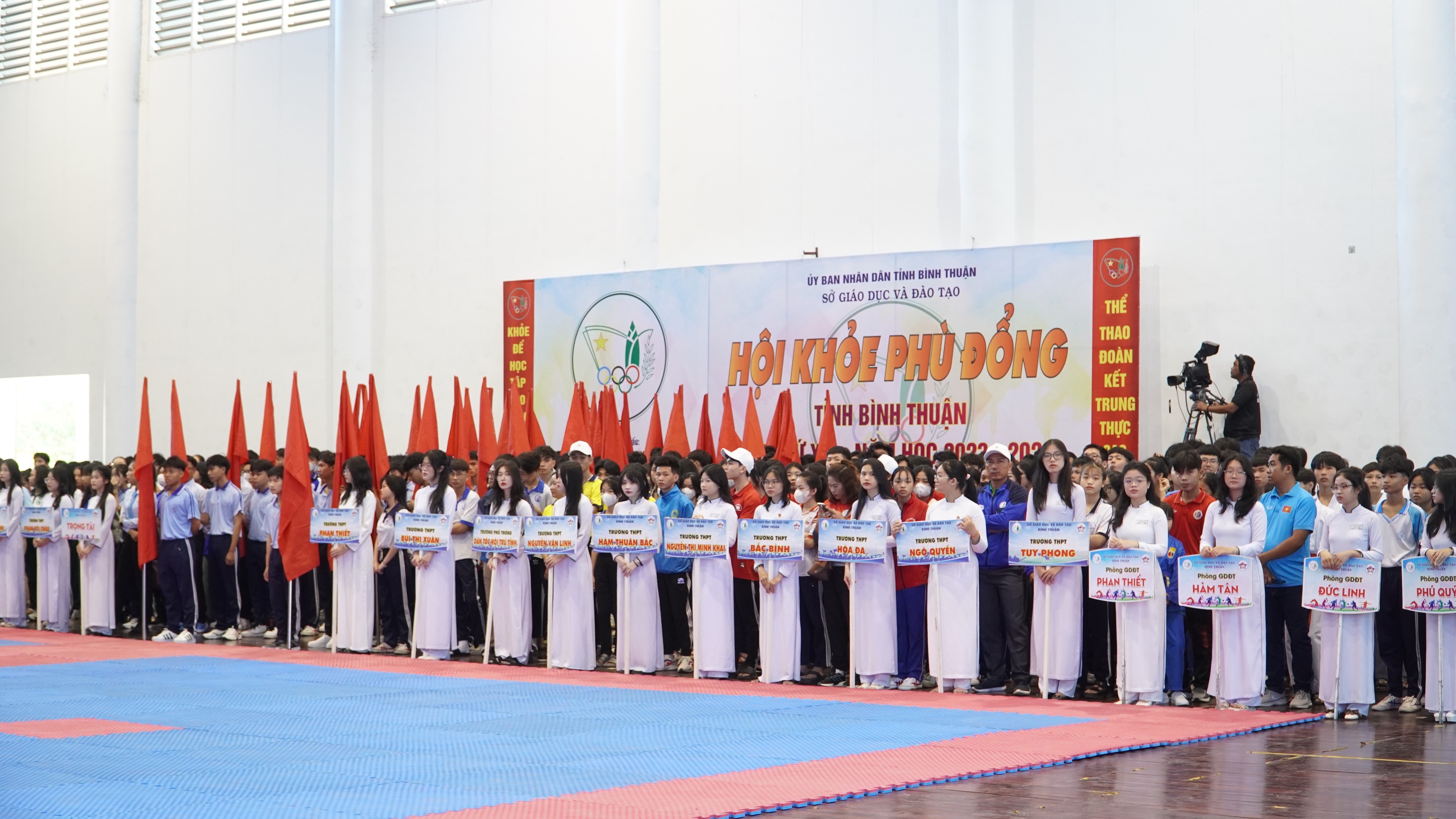 Toàn cảnh - Hơn 2.200 vận động viên tranh tài tại Hội khỏe Phù Đổng tỉnh Bình Thuận (Hình 6).
