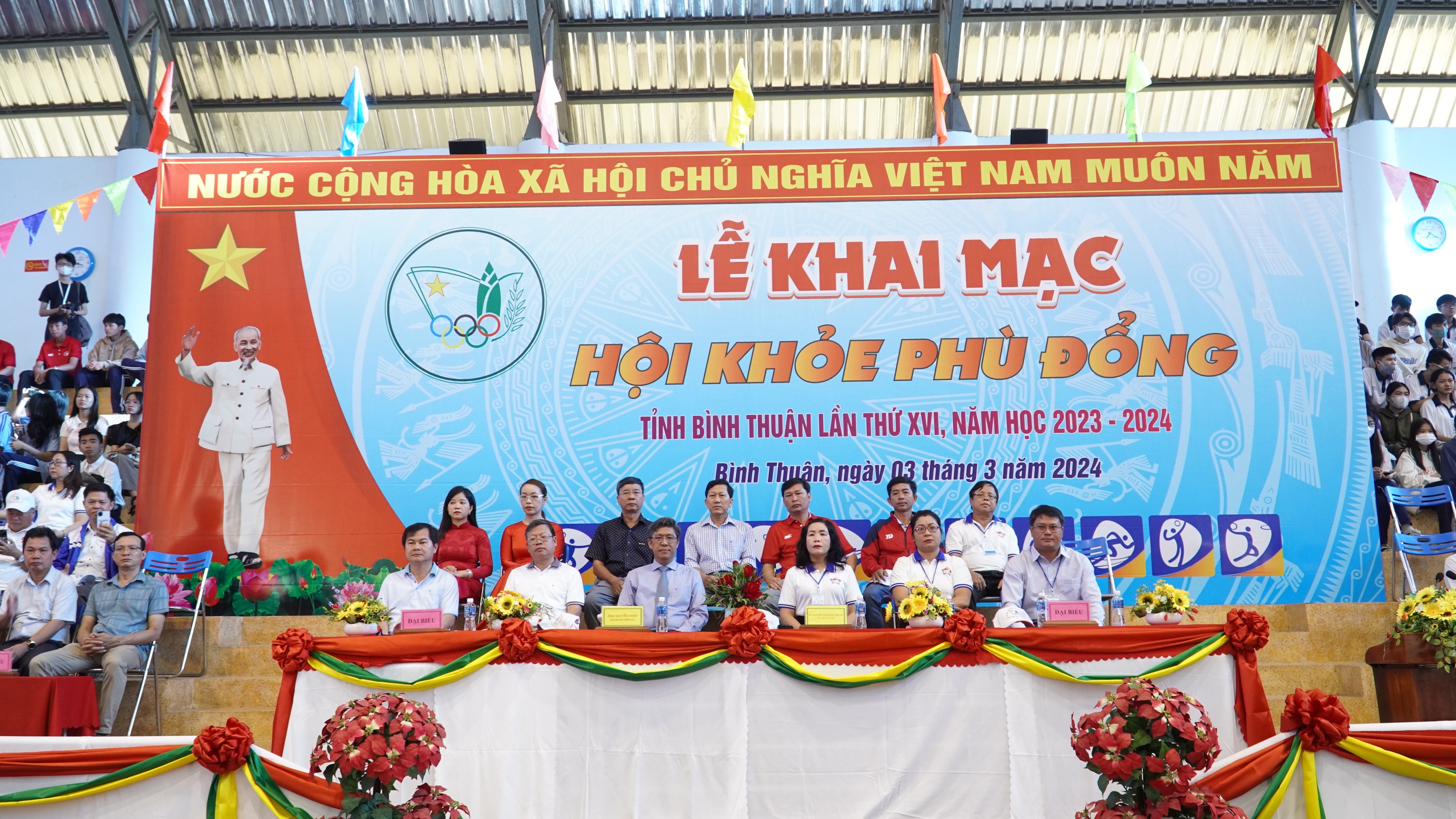 Toàn cảnh - Hơn 2.200 vận động viên tranh tài tại Hội khỏe Phù Đổng tỉnh Bình Thuận (Hình 4).
