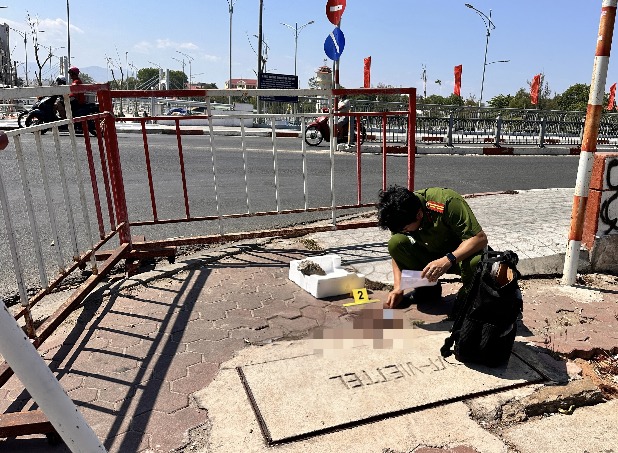 An ninh - Hình sự - Bình Thuận: Điều tra vụ nam thanh niên bị đâm tử vong