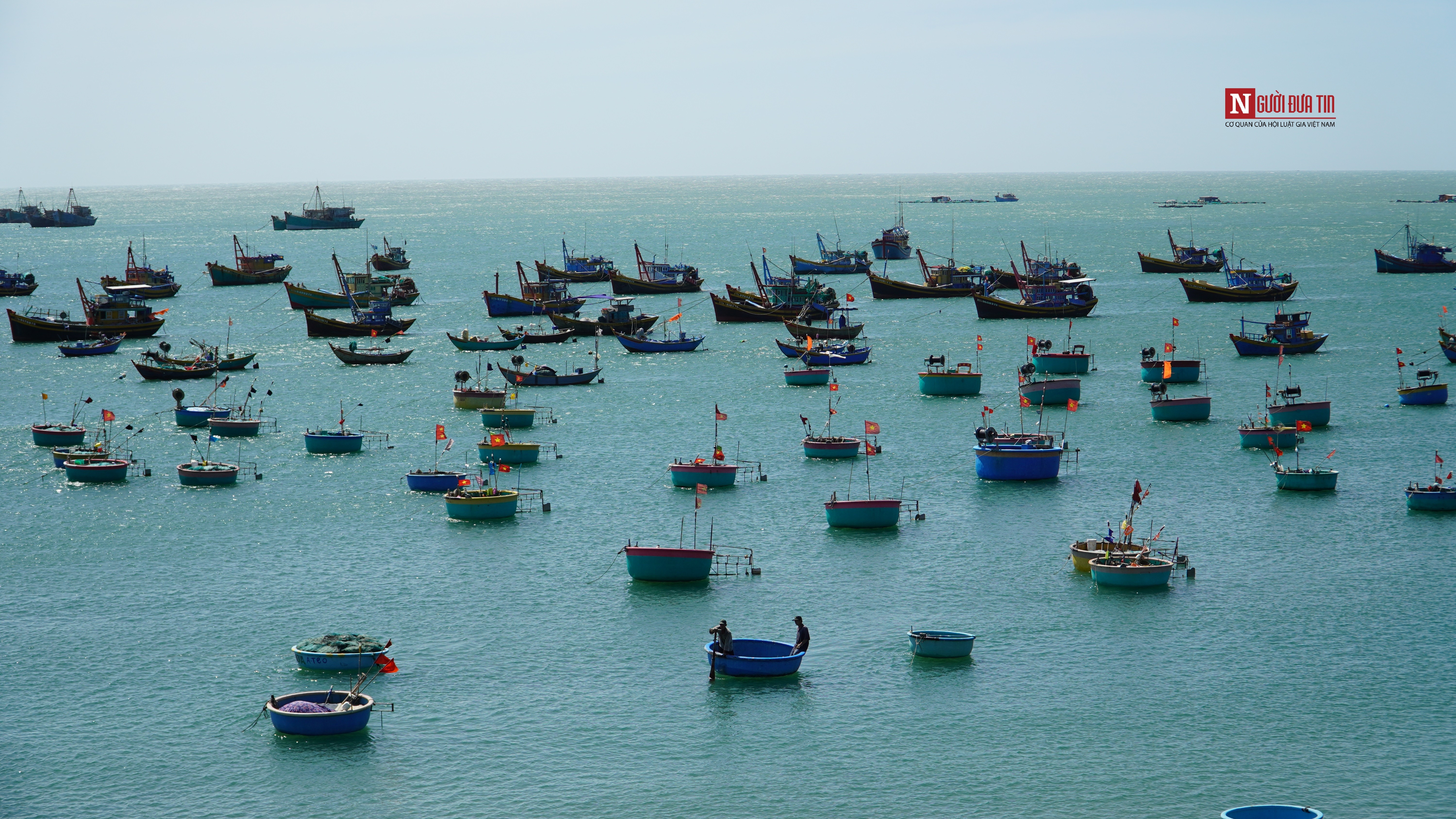 Dân sinh - Bình Thuận ứng phó với nguy cơ tràn khoảng 9.000 lít dầu DO ra biển