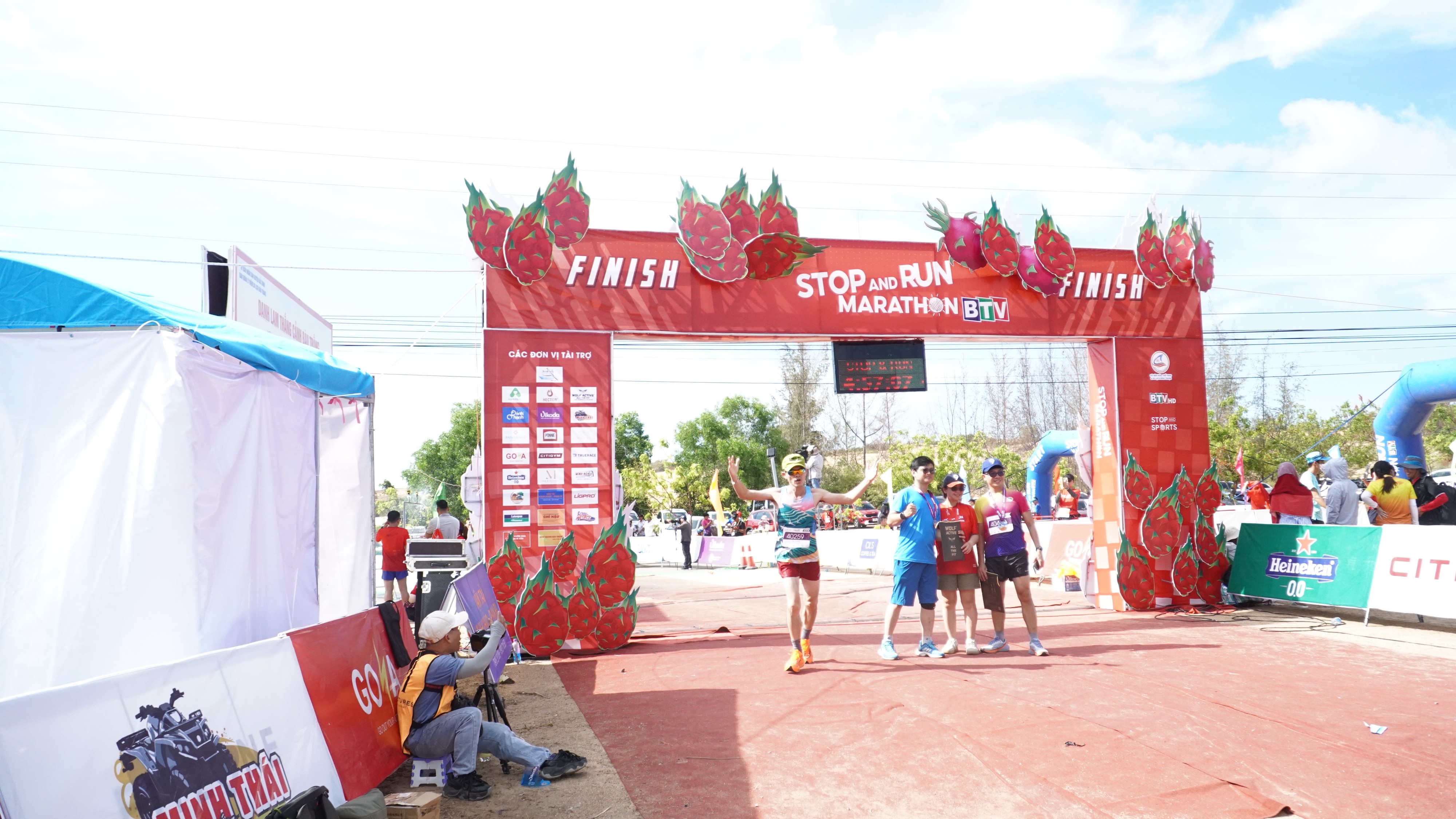 Hậu trường - Hơn 4.500 VĐV tham gia giải marathon trên cung đường đẹp nhất Việt Nam (Hình 5).
