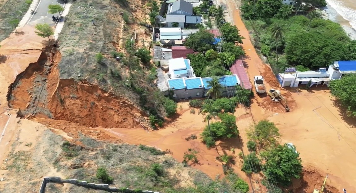Dân sinh - Bình Thuận: Đình chỉ các công trình sườn đồi dốc nếu có nguy cơ sạt lở