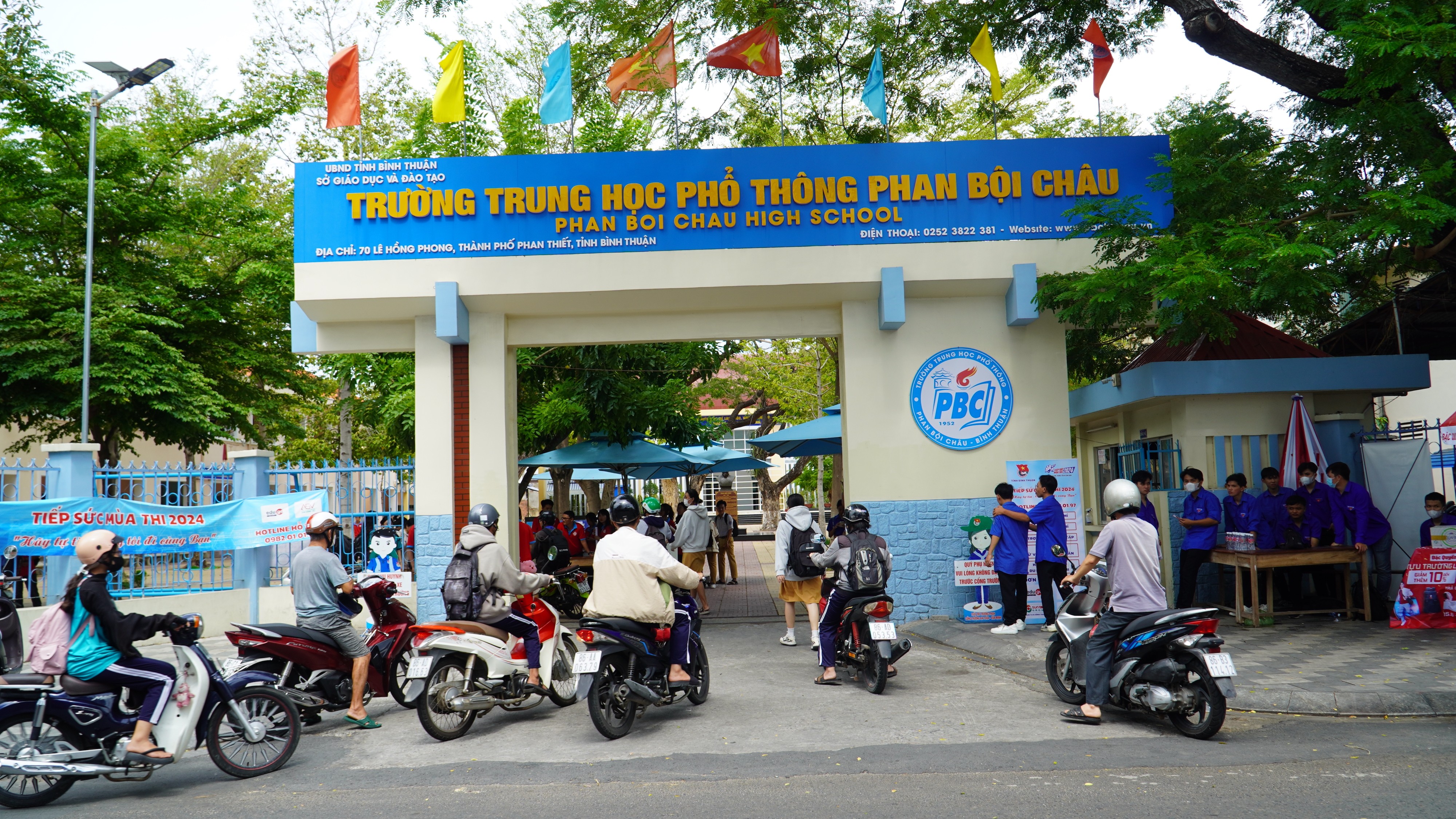 Giáo dục - Bình Thuận: Ngày thi đầu tiên, nhiều thí sinh phấn khởi khi làm bài tốt (Hình 4).