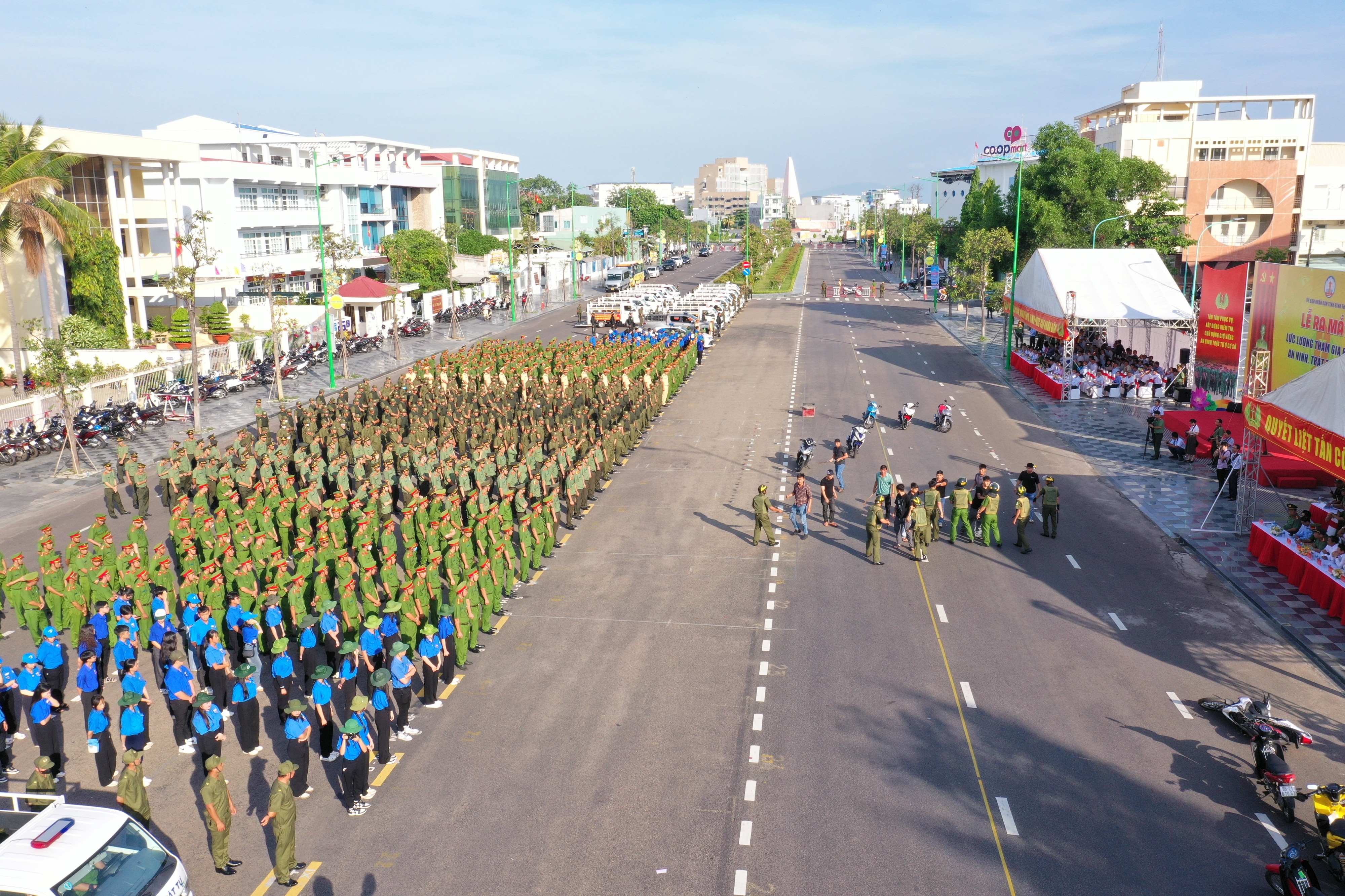 An ninh - Hình sự - Bình Thuận: Ra mắt lực lực lượng bảo vệ ANTT ở cơ sở (Hình 9).