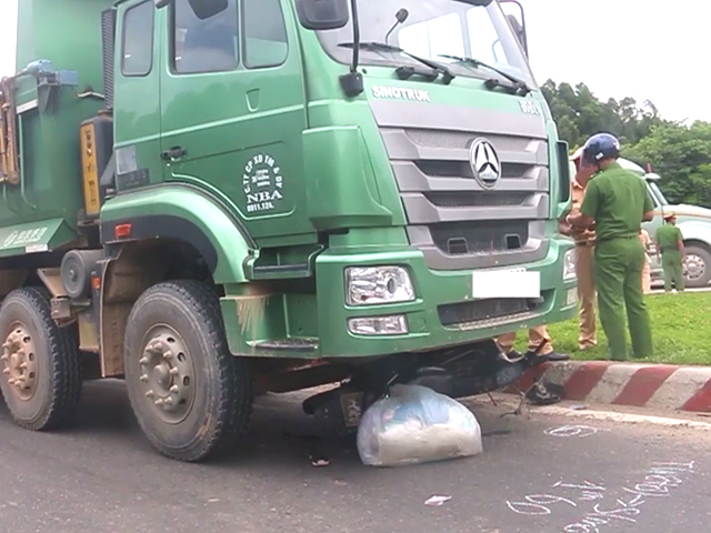 Xã hội - Vừa đậu đại học, một nam sinh chết tức tưởi bên mẹ (Hình 2).