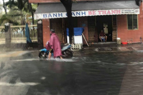 Tin nhanh - Đà Nẵng tái ngập sâu chỉ sau một cơn mưa (Hình 4).