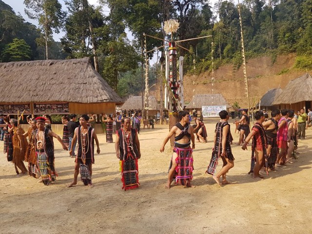 Văn hoá - Khai hội lễ tạ ơn rừng của đồng bào Cơ Tu ở Quảng Nam (Hình 2).