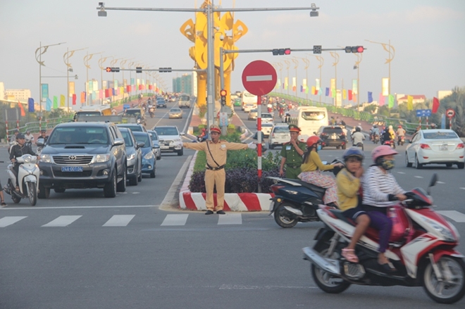 Tin nhanh - Đà Nẵng được đề nghị làm thêm cầu vượt sông và hầm qua sân bay chống ùn tắc