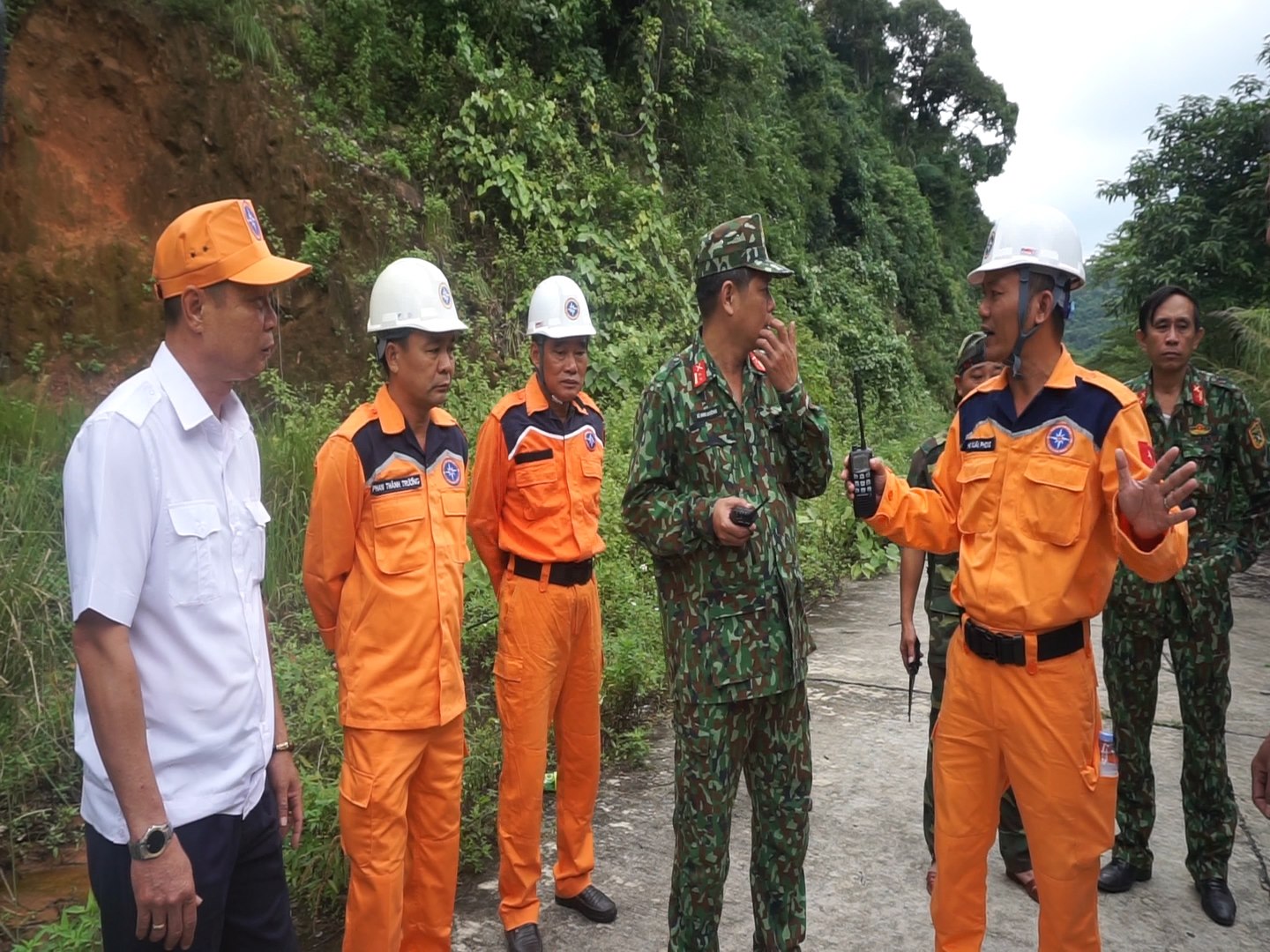 Tin nhanh - Đà Nẵng: Đang tìm kiếm du khách để lại thư tuyệt mệnh muốn tự tử ở bán đảo Sơn Trà