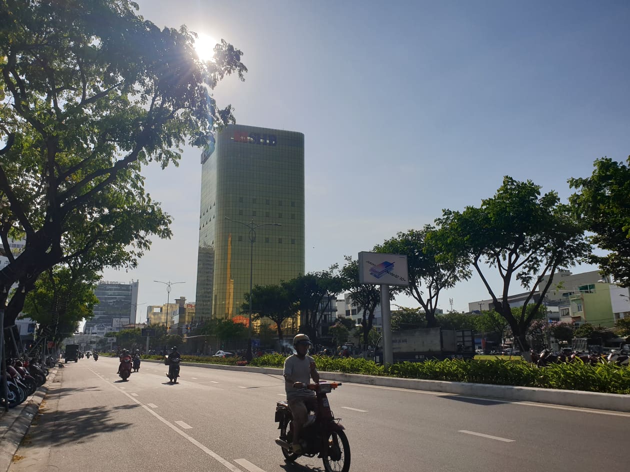 Tin nhanh - Hai cao ốc gây chói mắt ở Đà Nẵng: Các chủ đầu tư không làm giải trình (Hình 2).