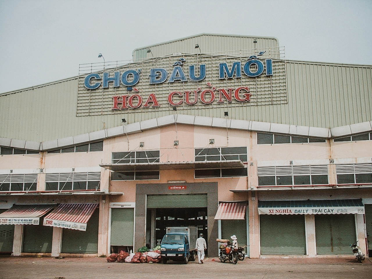 Tin nhanh - Đà Nẵng: Tiểu thương chợ đầu mối Hoà Cường mắc Covid-19