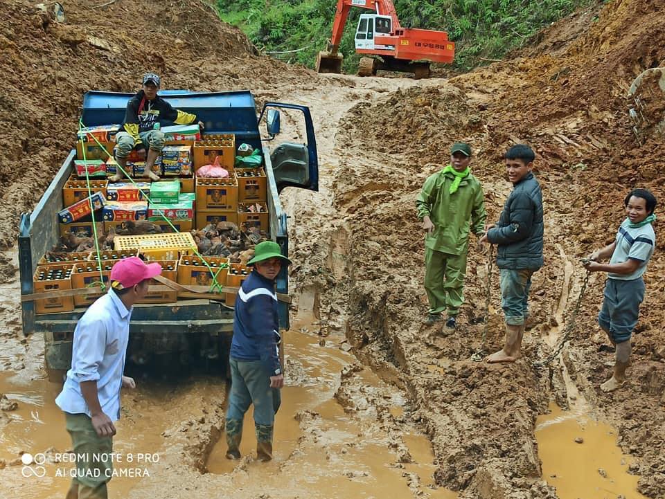 Tin nhanh - Quảng Nam: Cương quyết không cho người dân đi qua nơi dễ sạt lở