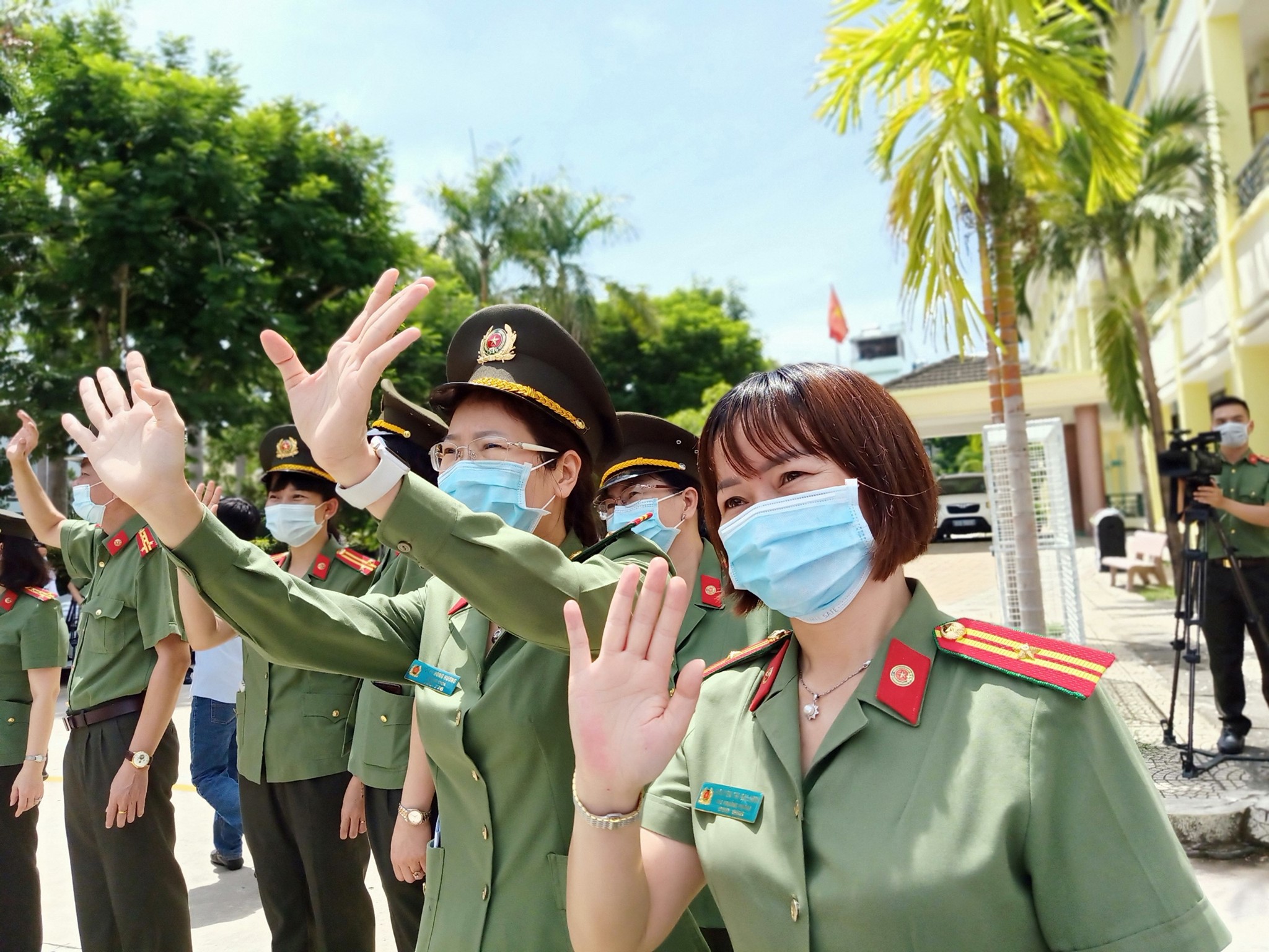 Sự kiện - Bác sĩ lên đường chống dịch: 'Khi nào người dân an toàn mới trở về' (Hình 4).