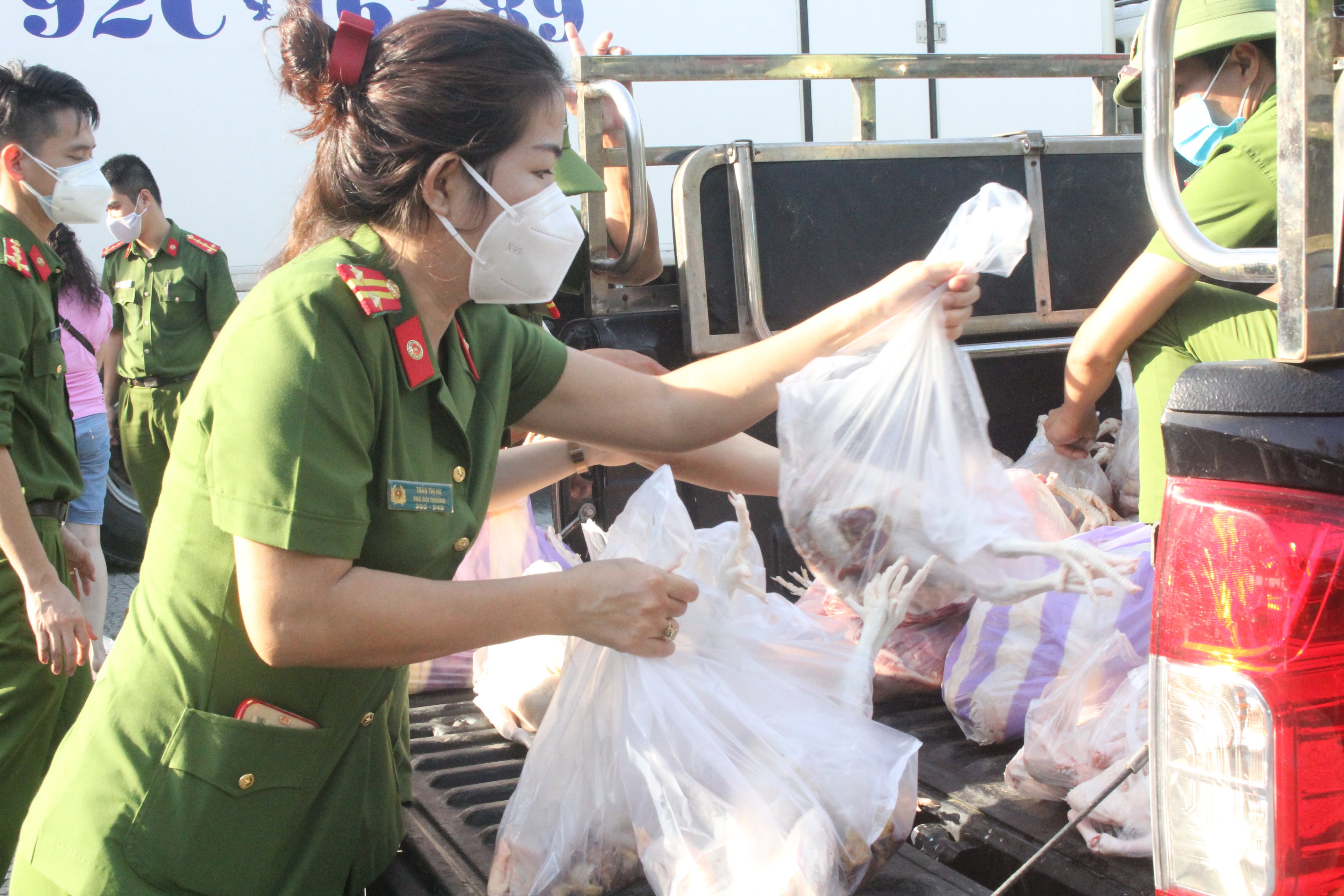 Dân sinh - Đà Nẵng: Niềm vui của người dân khi được mua hàng giá rẻ, rau xanh miễn phí