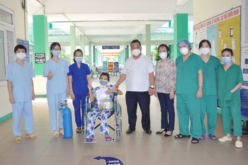 Dân sinh - Bệnh nhân nhiễm Covid-19 điều trị lâu nhất Tp.Đà Nẵng hồi sinh kỳ diệu (Hình 2).