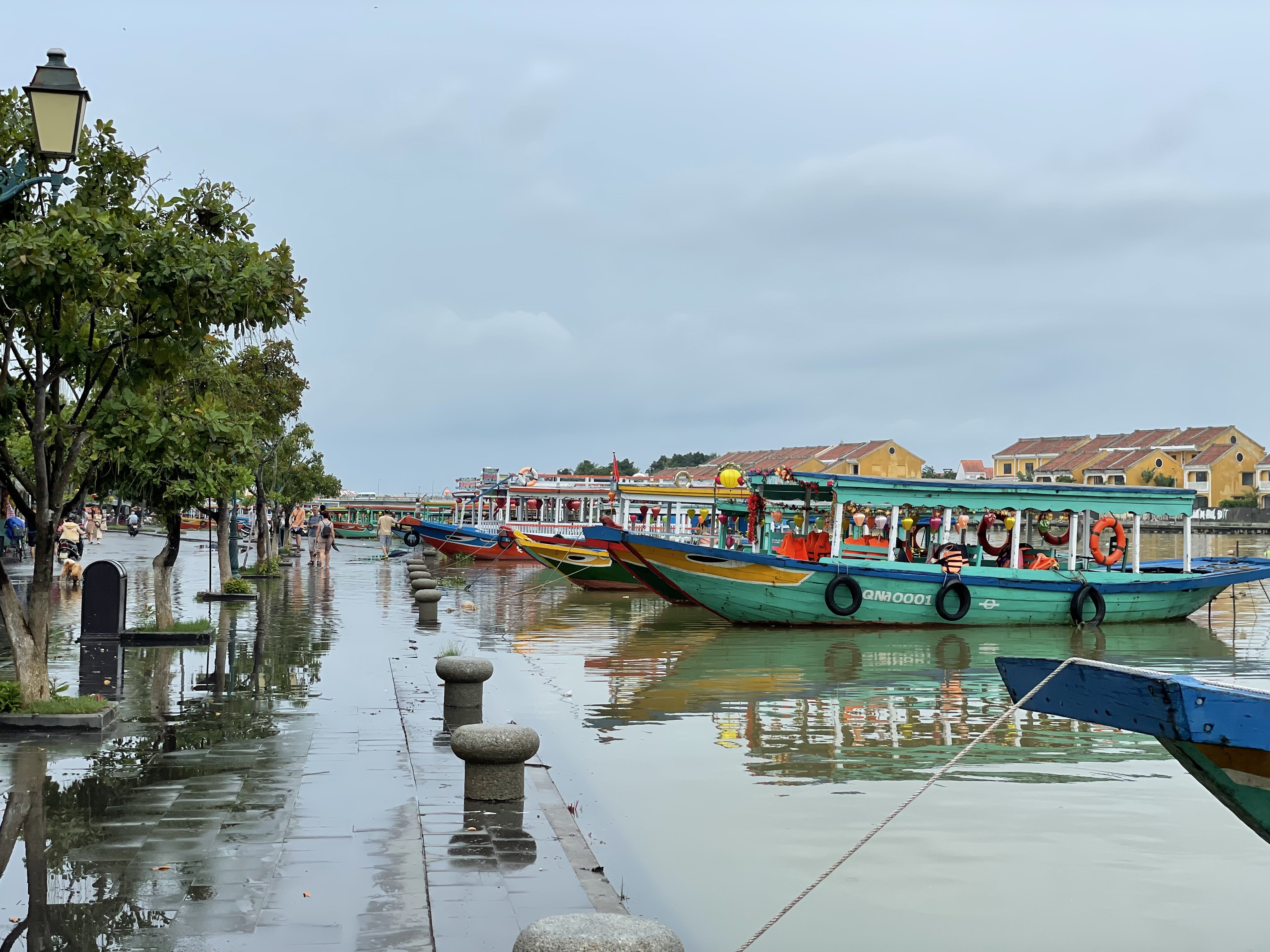 Sự kiện - Quảng Nam: Có thể cưỡng chế dân ở vùng nguy hiểm di tản bão Noru 