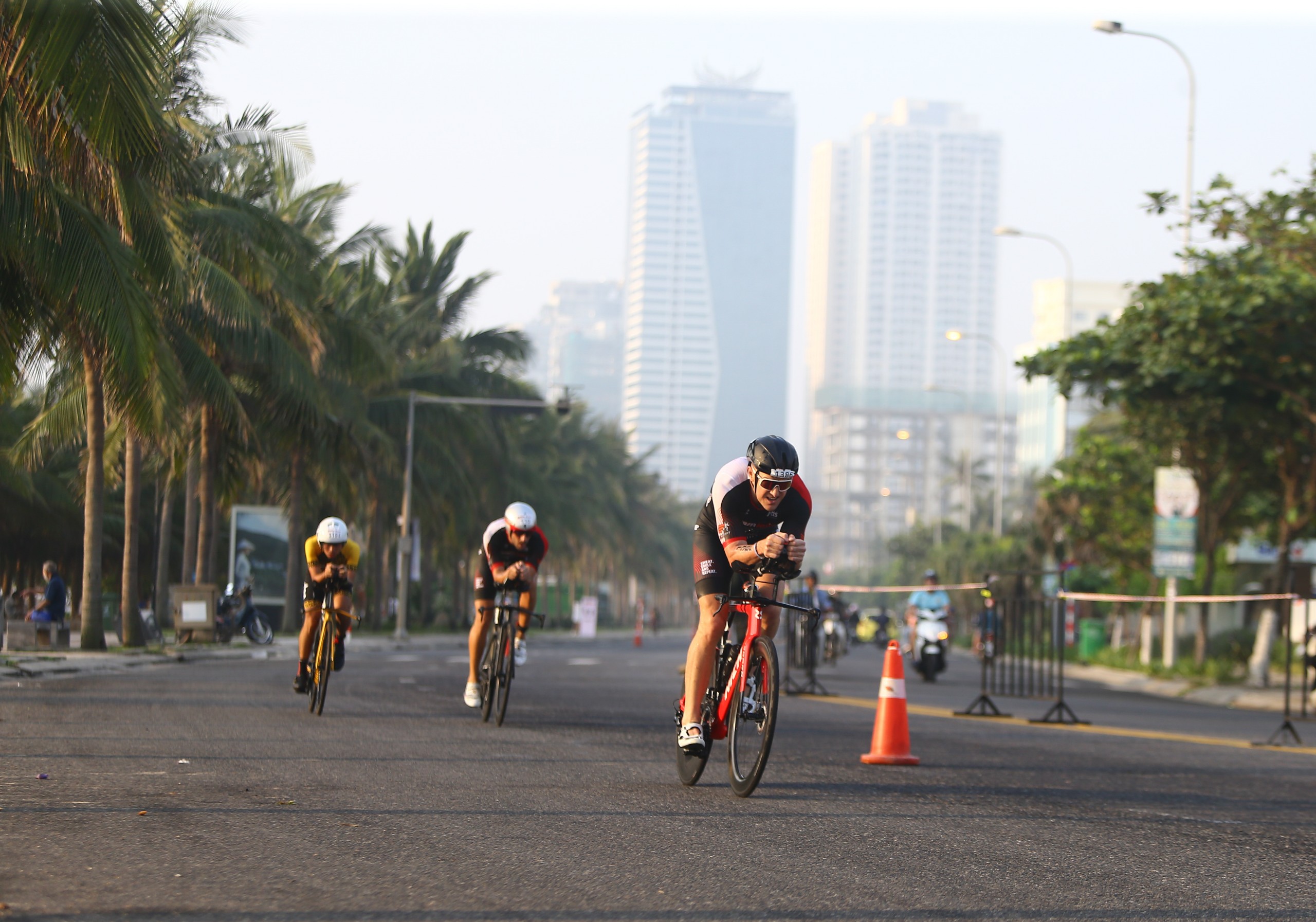 Sự kiện - Các nhà vô địch giải Ironman 70.3 Việt Nam  (Hình 3).