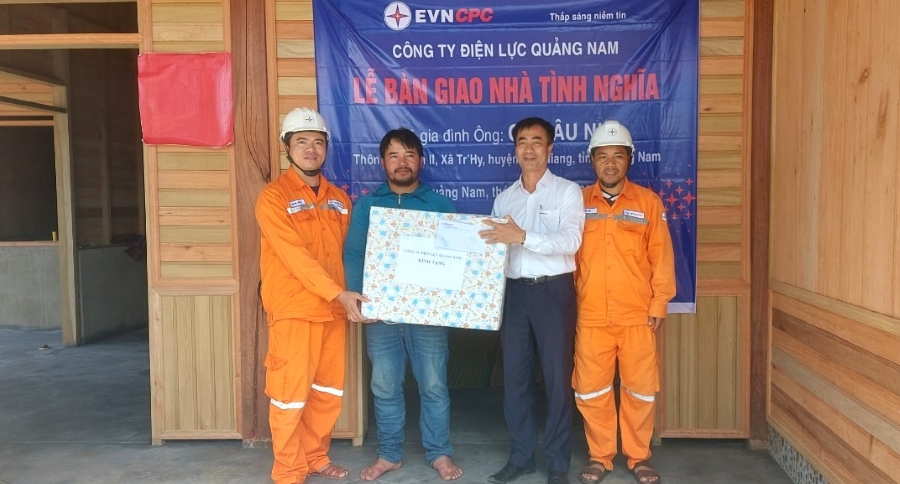 Dân sinh - Điện lực Quảng Nam hoàn thành bàn giao 5 căn nhà tình nghĩa 