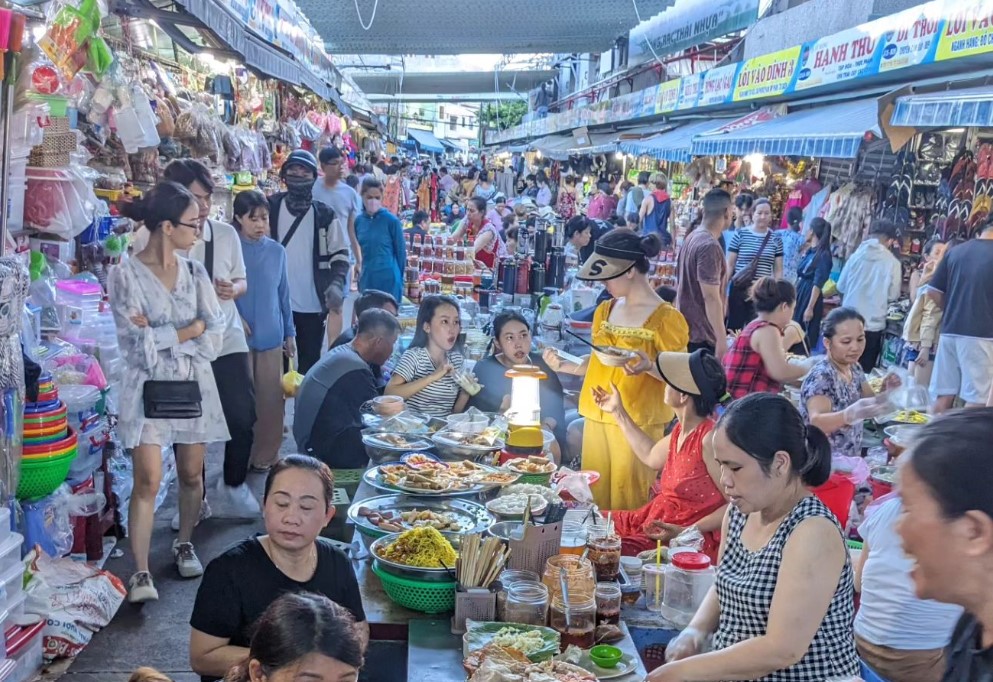 Tiêu dùng & Dư luận - Người dân Đà Nẵng có nhiều cơ hội mua hàng Tết giá rẻ hơn thị trường