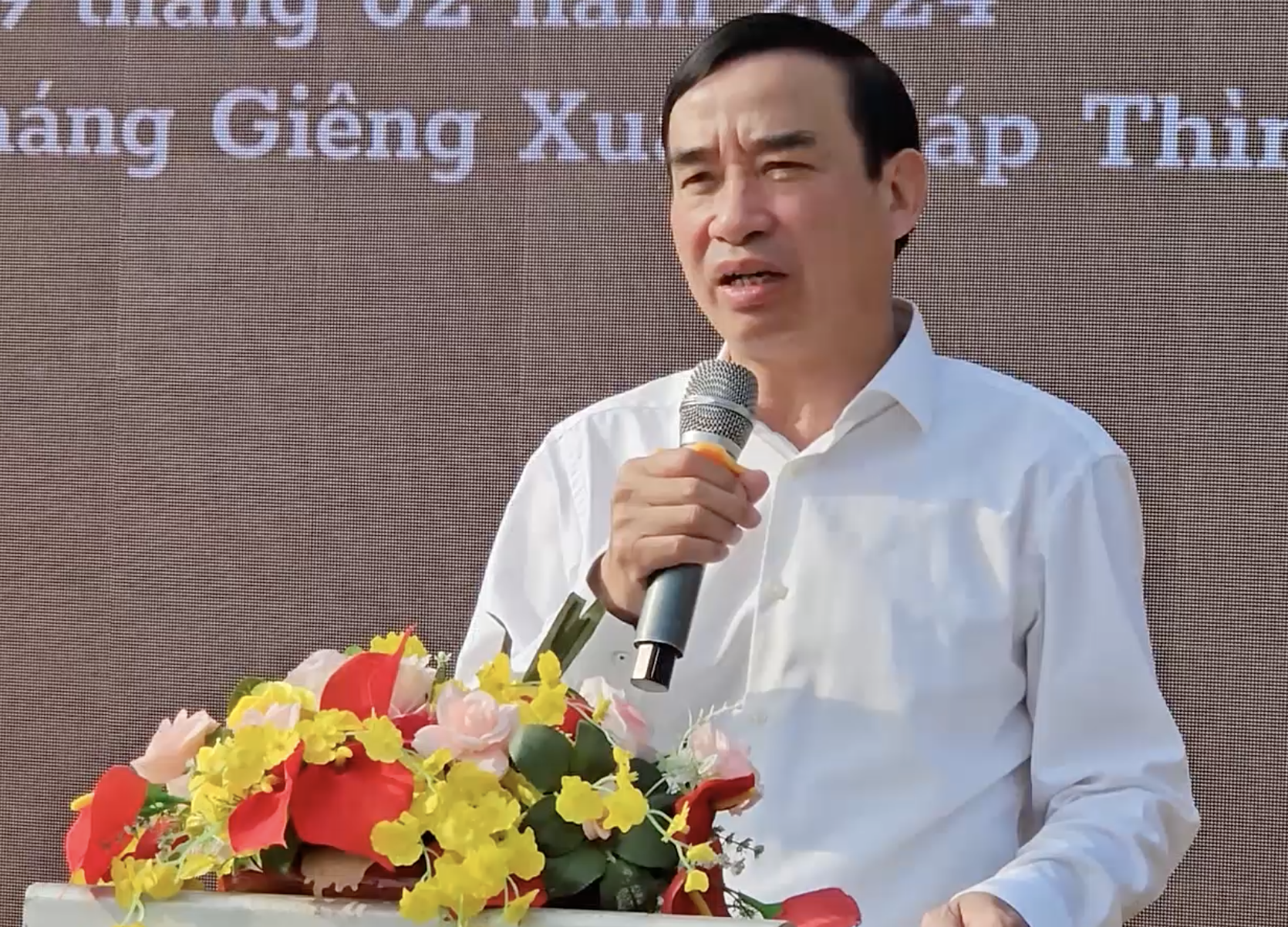 Sự kiện - Chủ tịch UBND TP Đà Nẵng thăm, động viên công nhân tại 2 dự án giao thông nghìn tỷ