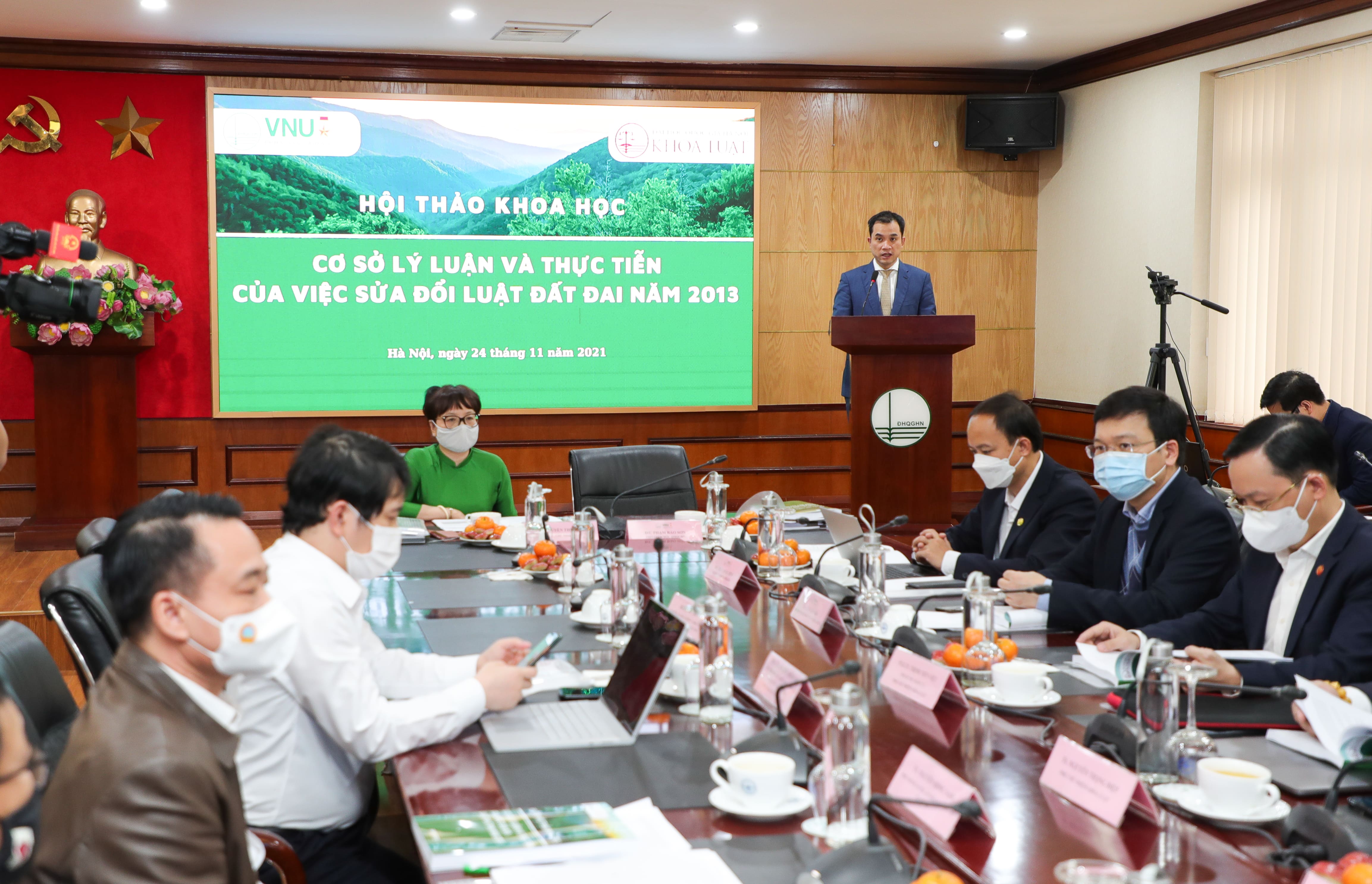 Sự kiện - 'Pháp luật chưa ứng xử đúng với đất đai' (Hình 2).